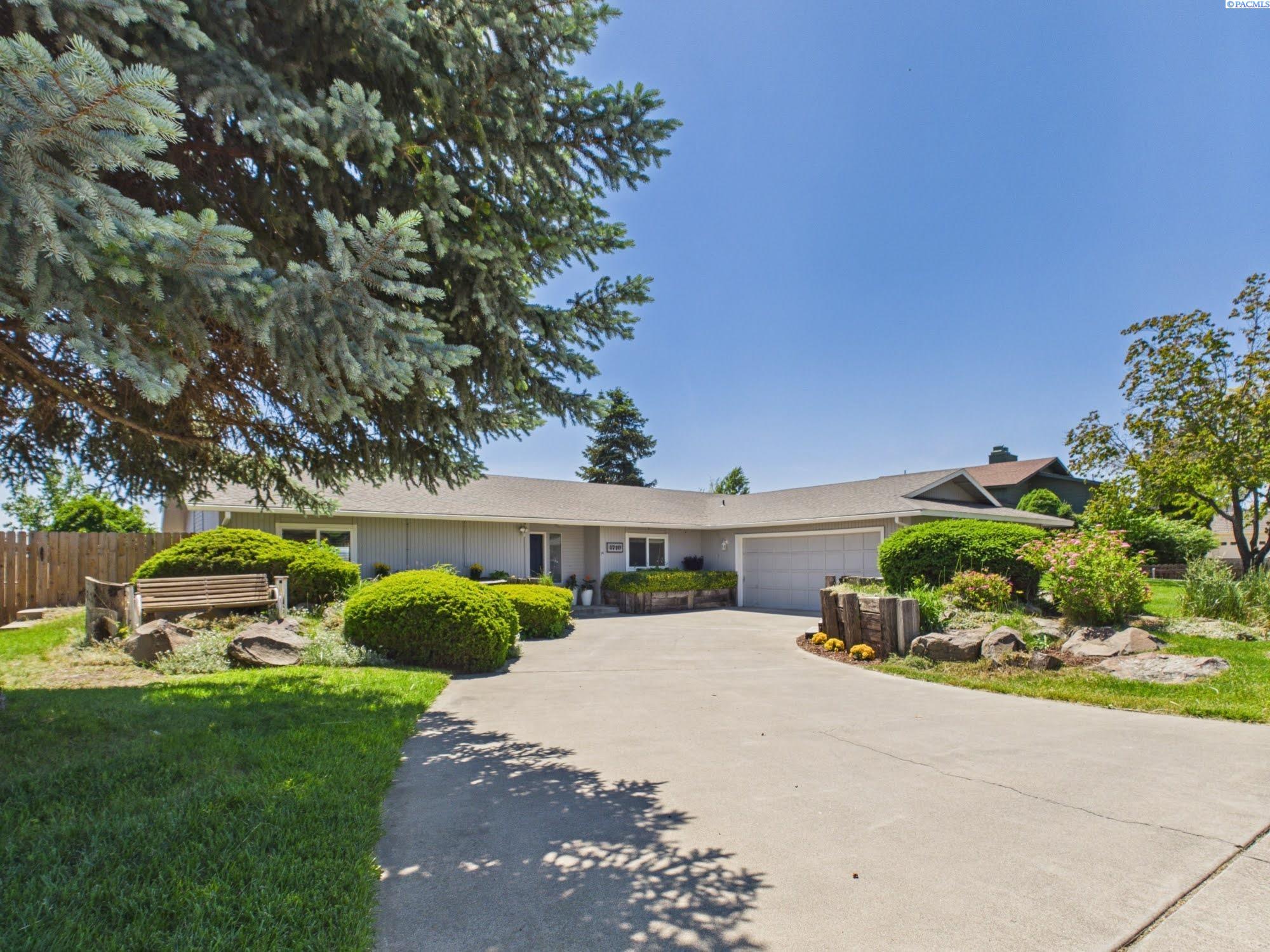 4710 Desert Plateau Drive