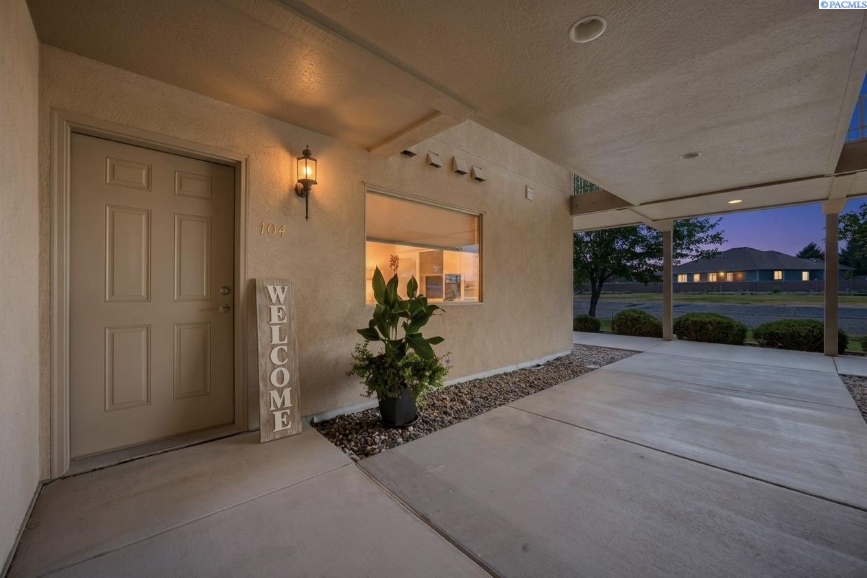 3710 W Canyon Lakes Dr.