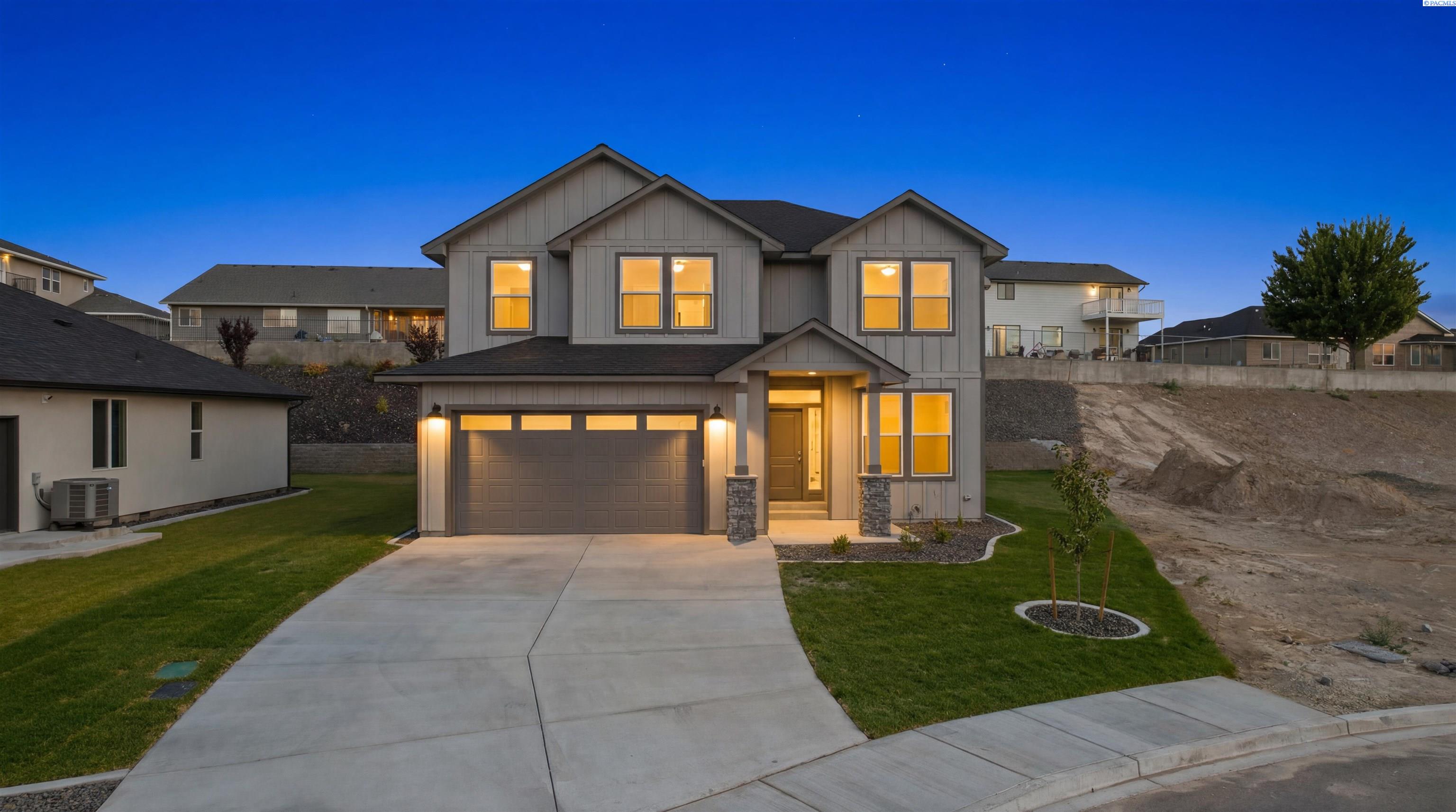 1329 W Ivy Ct