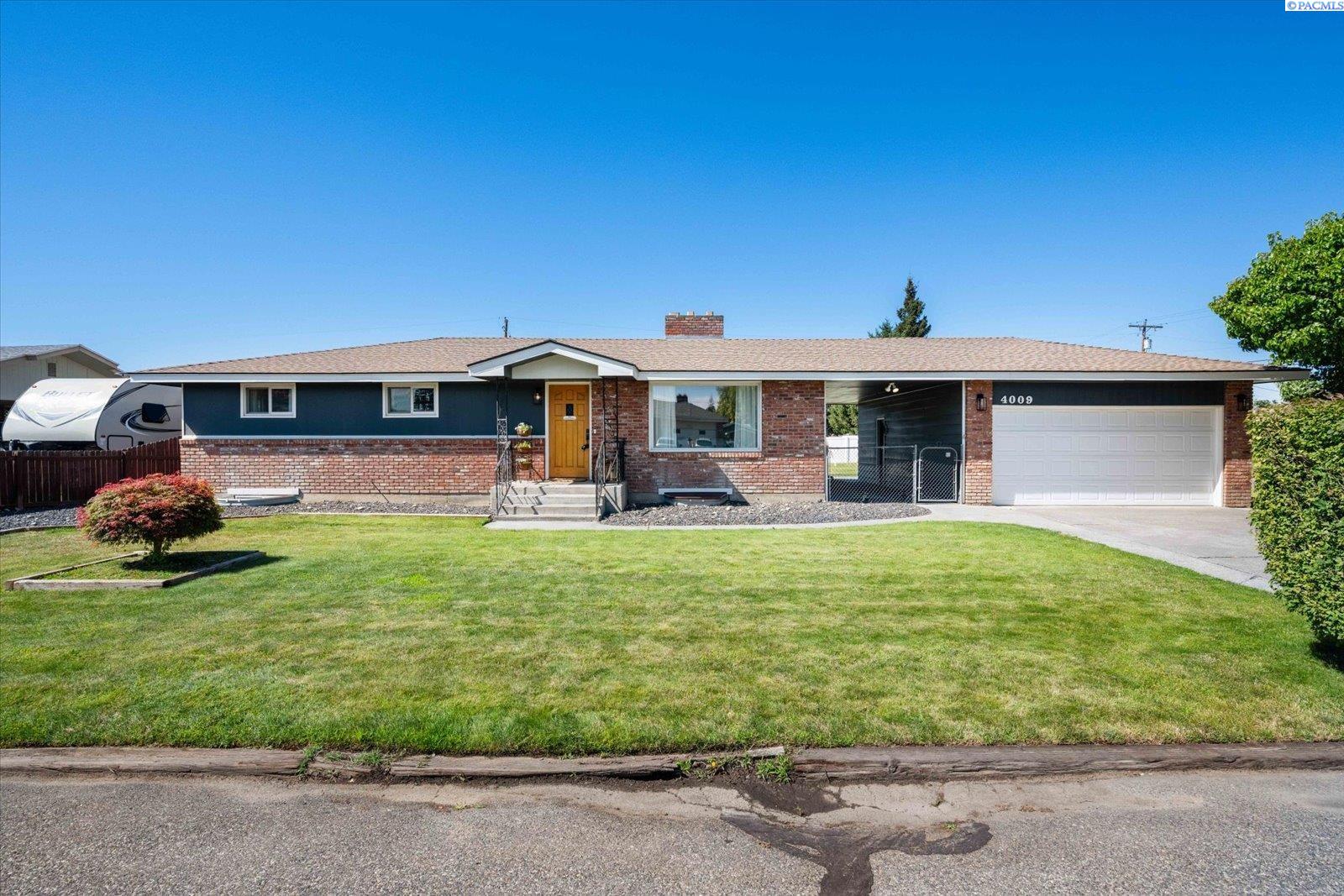 4009 W Nixon