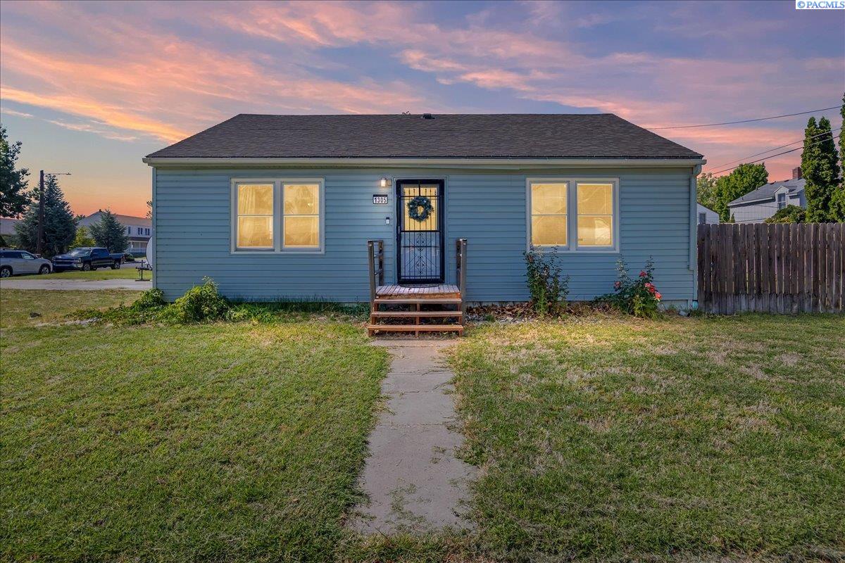 1305 Van Giesen St