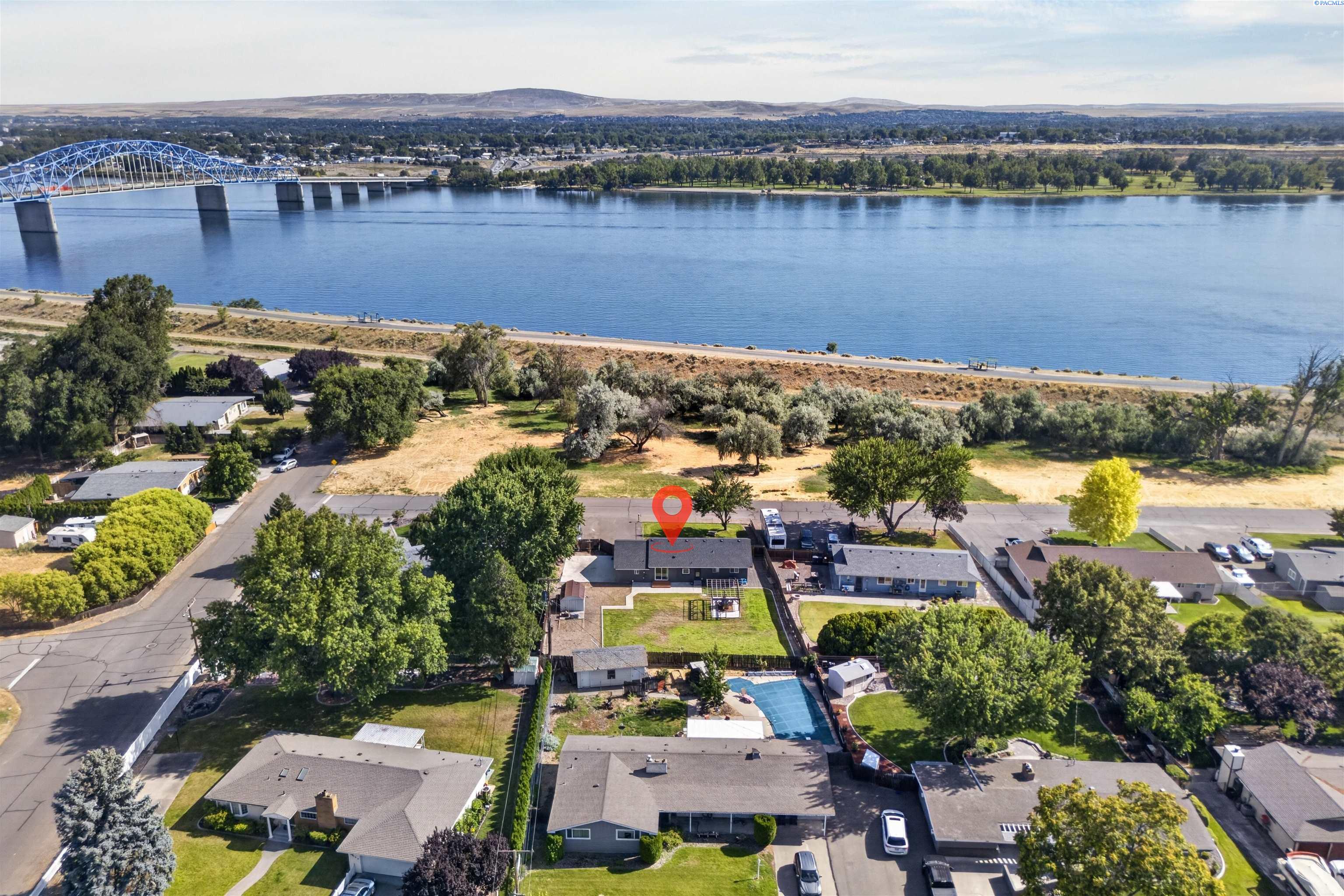 3613 W Havstad