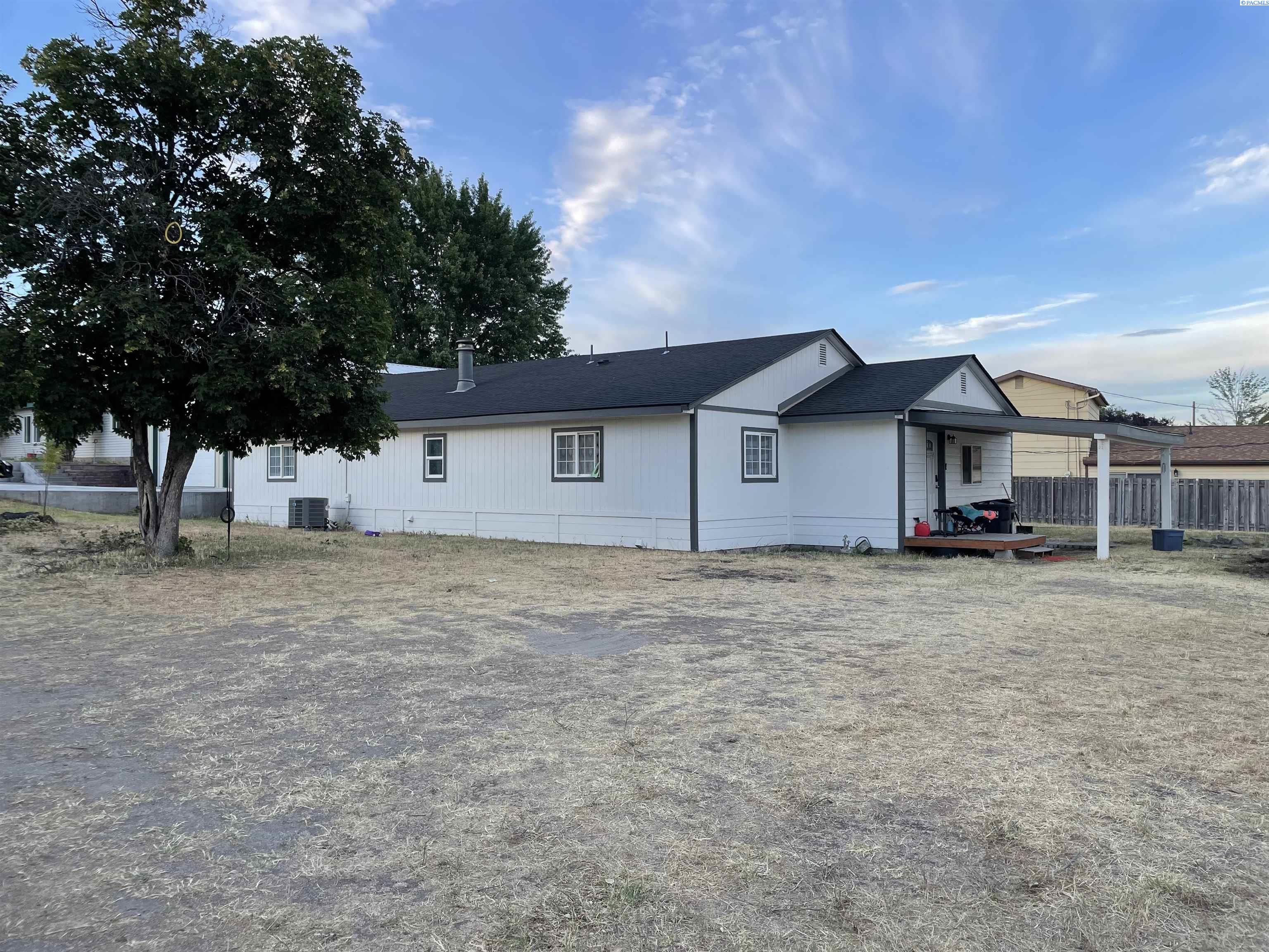 6106 Desert View