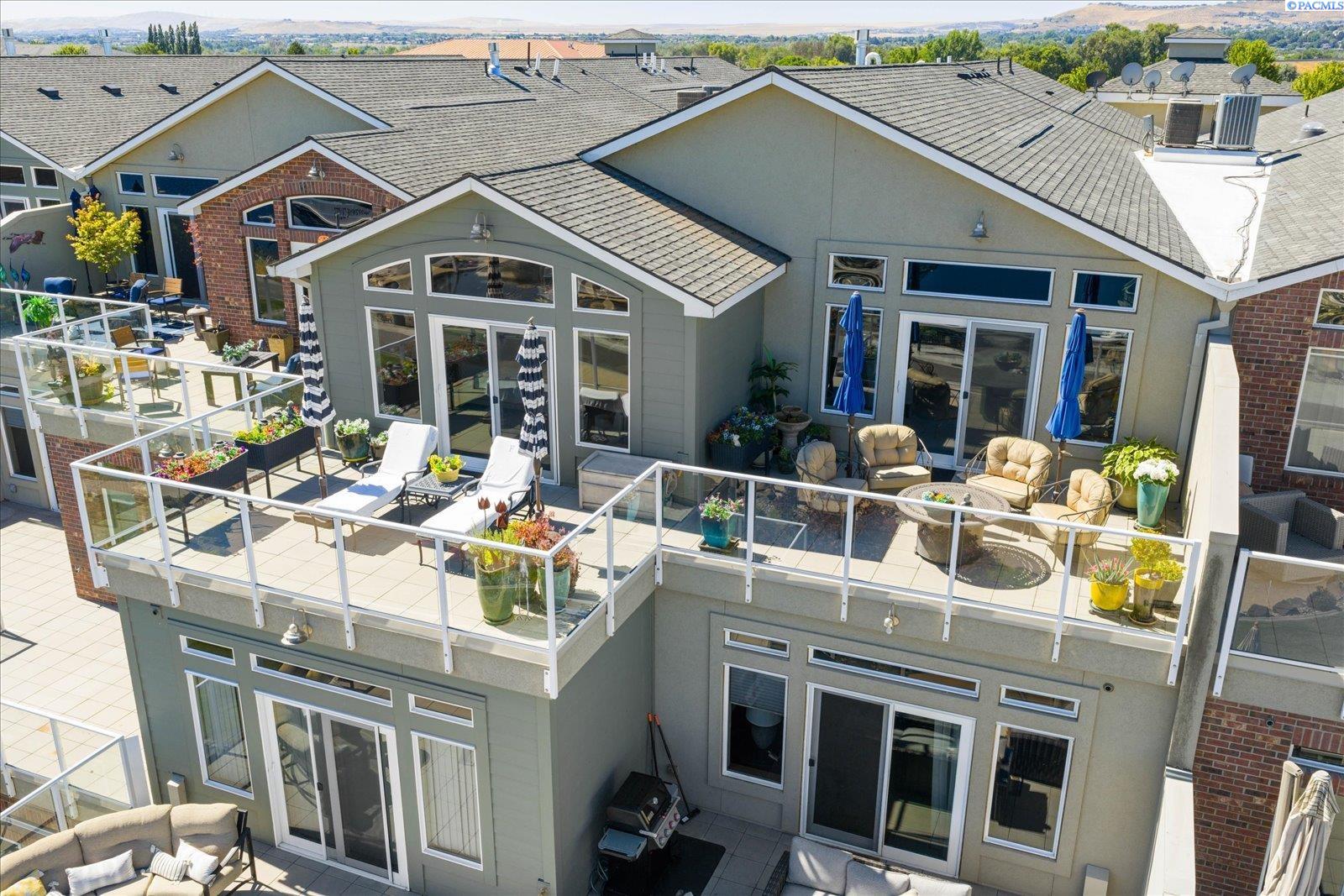 386 Columbia Point Dr