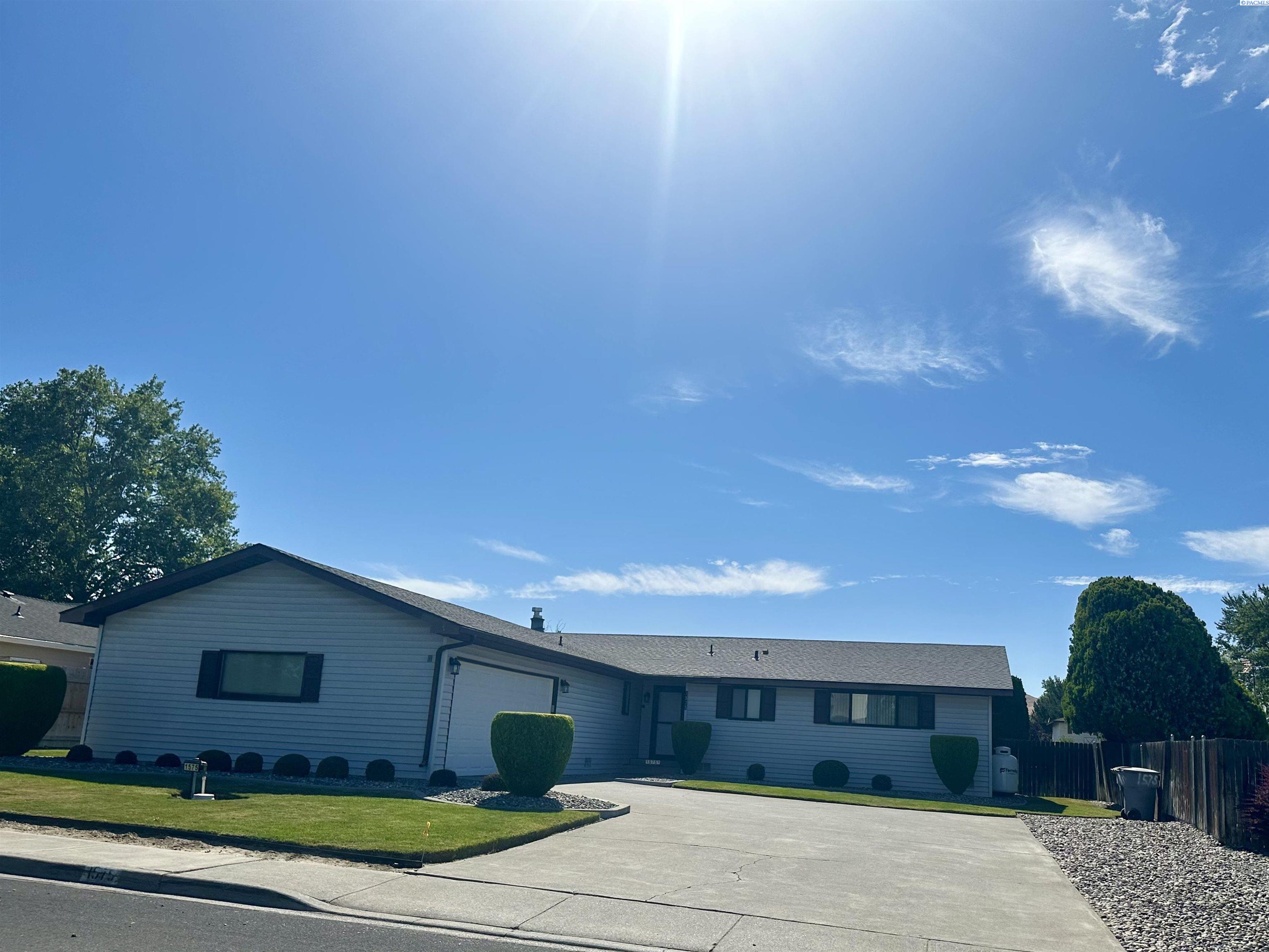 1575 Cimarron Ave.