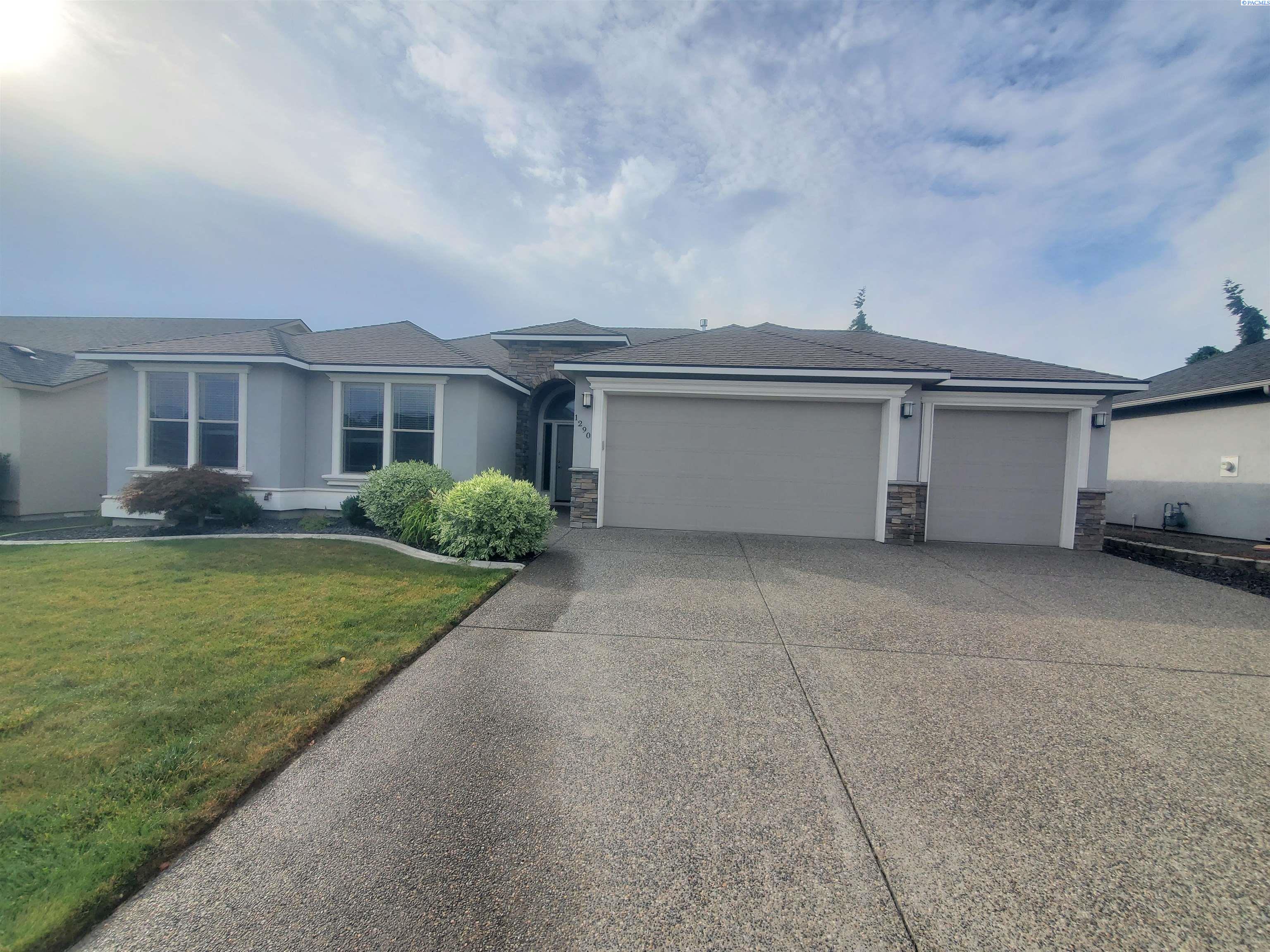 1290 N Oklahoma Pl
