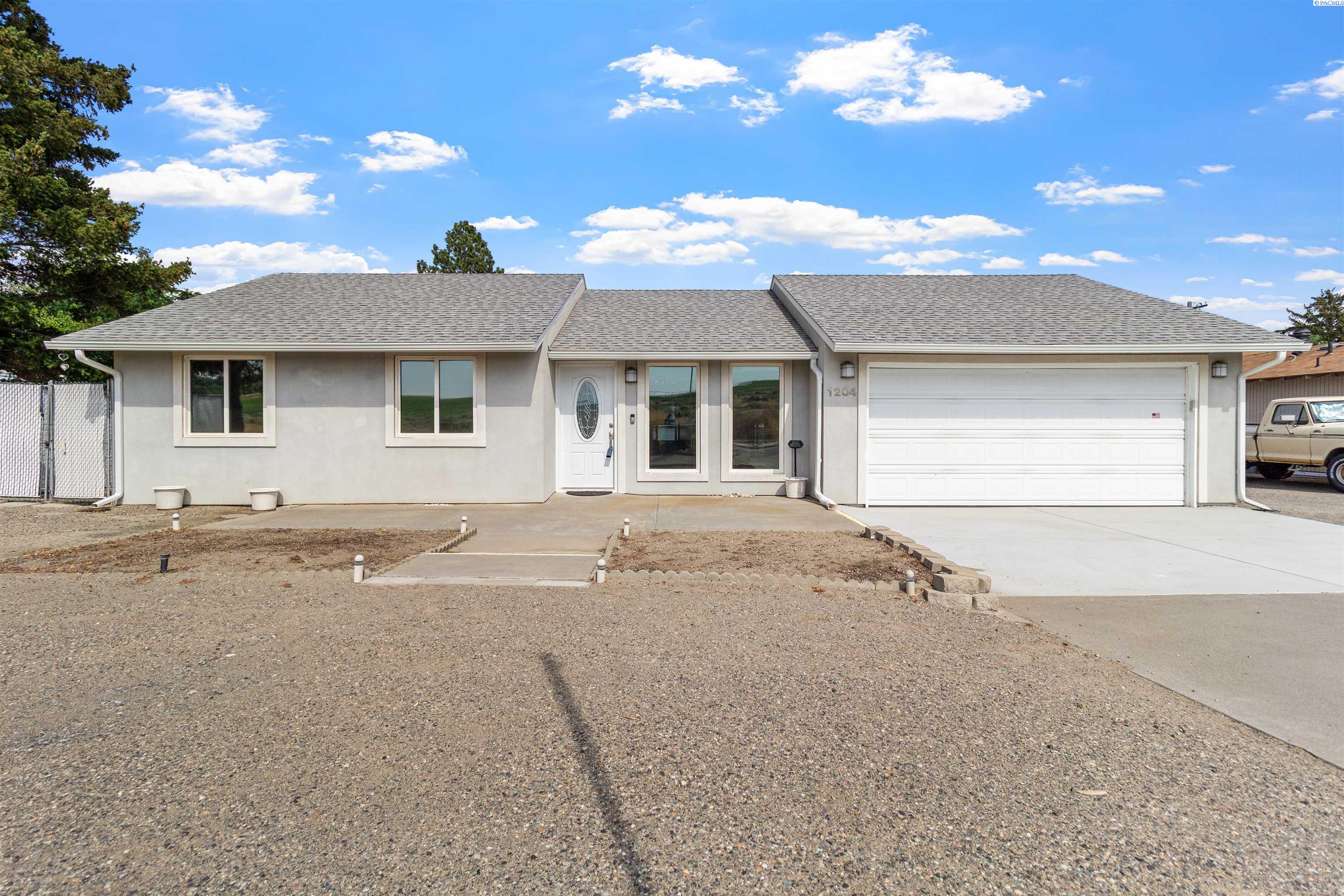 1204 N 62nd Avenue