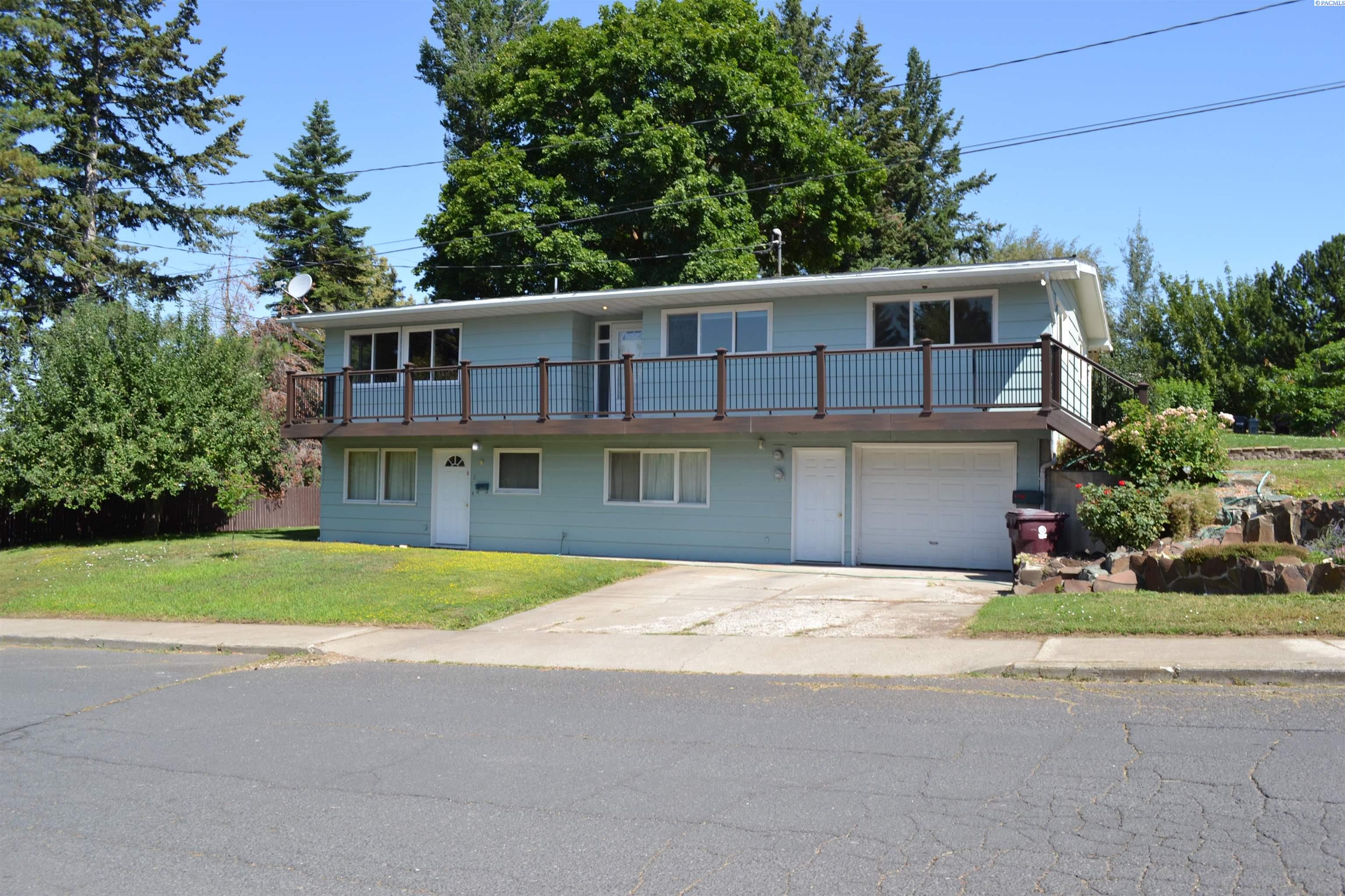 1205 NW Clifford St.