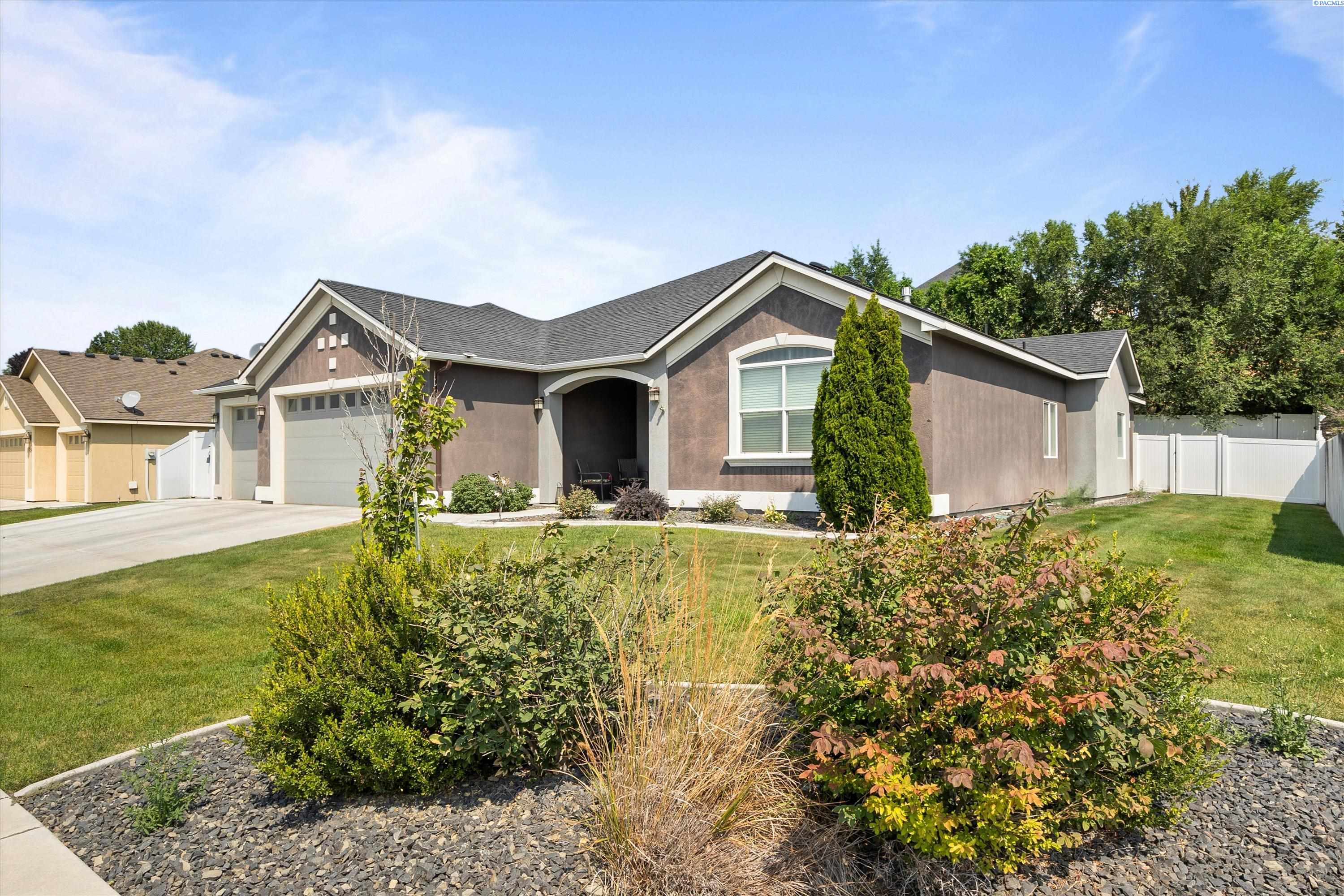 4715 Bermuda Dunes DR