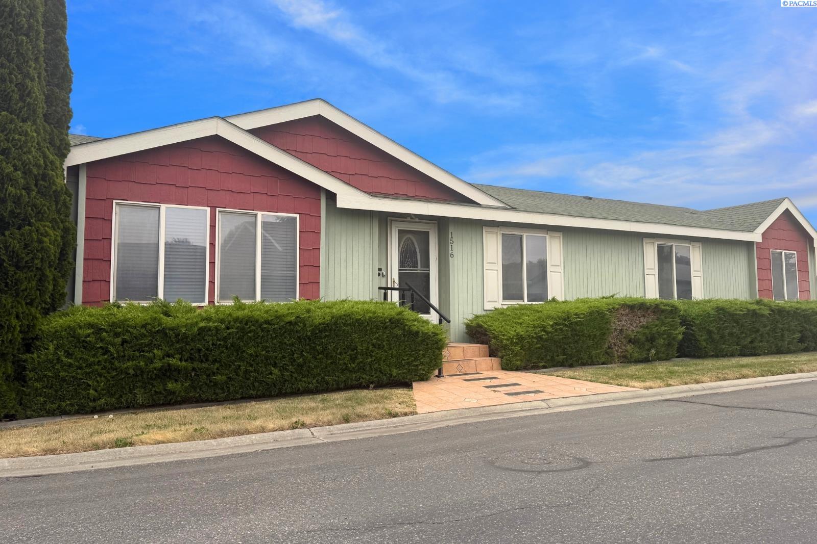 1516 Lantana Ave.