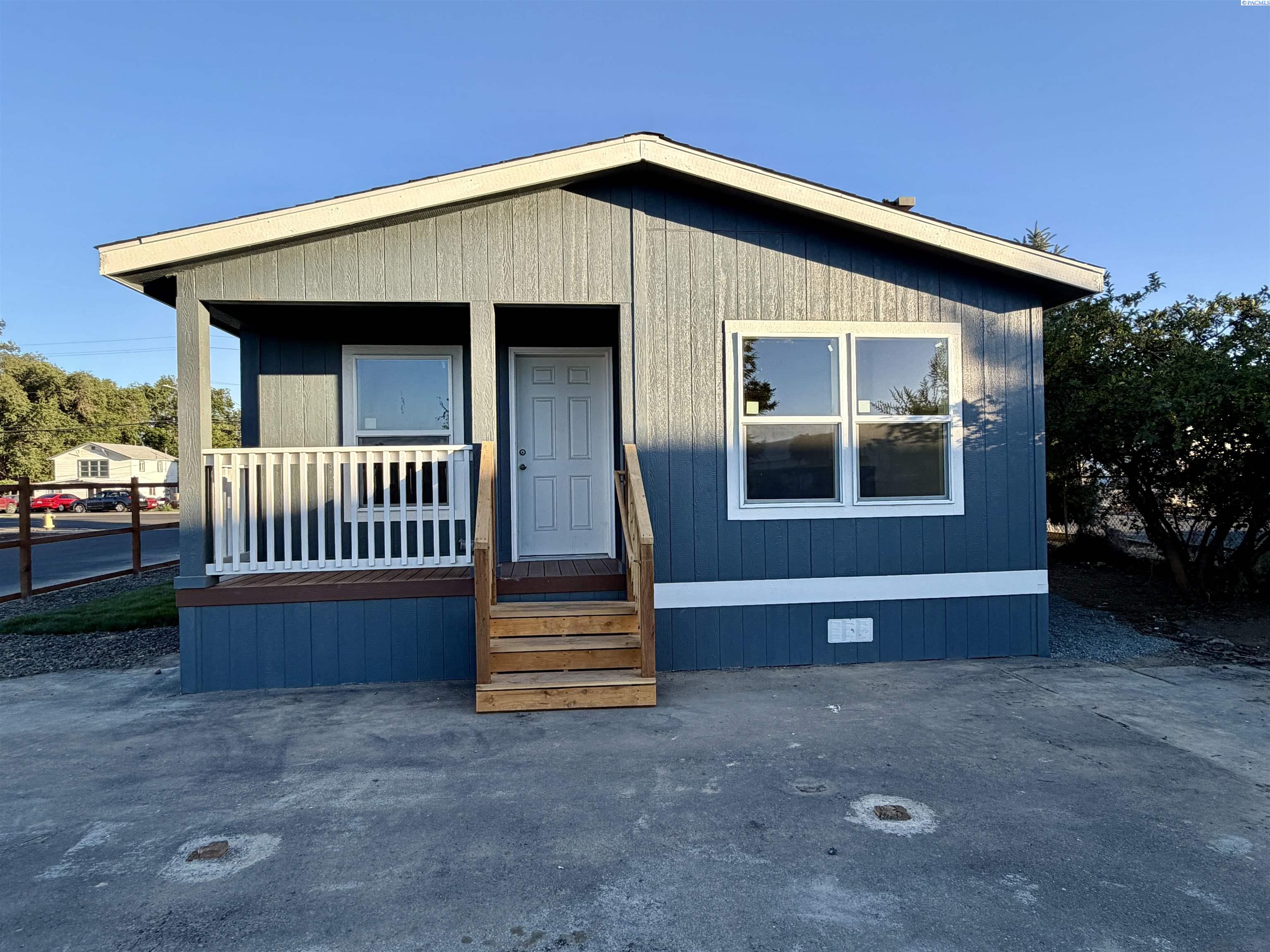105 W Washington Ave #2