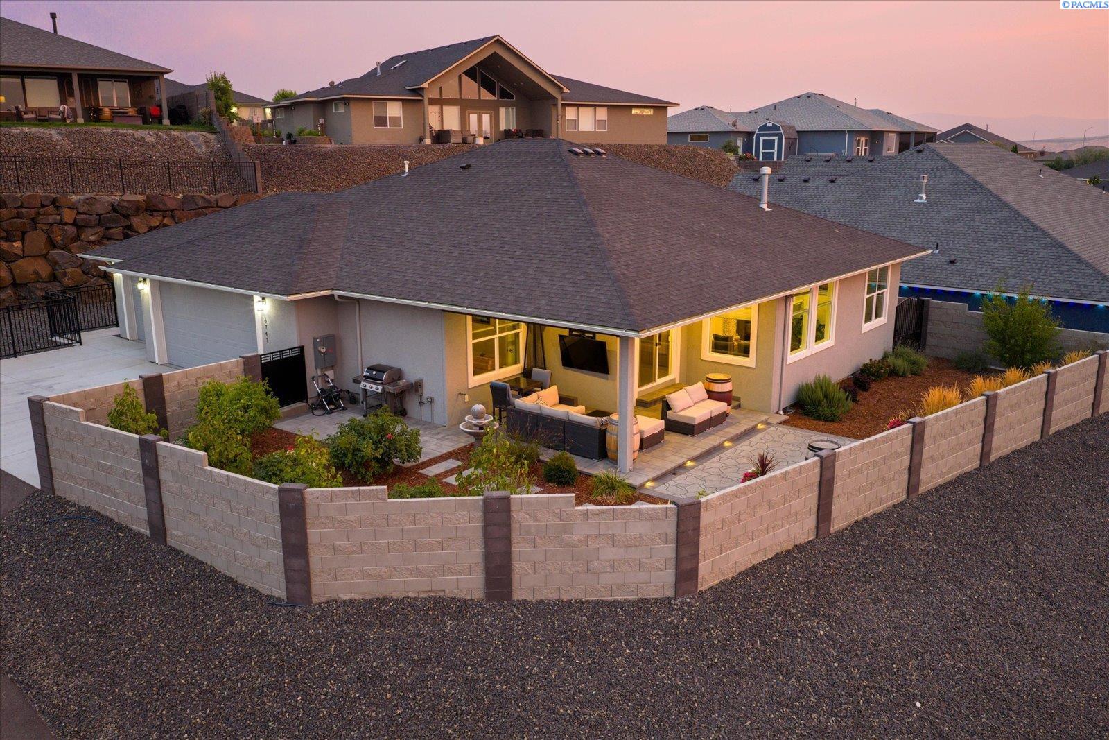 6747 Collins Rd