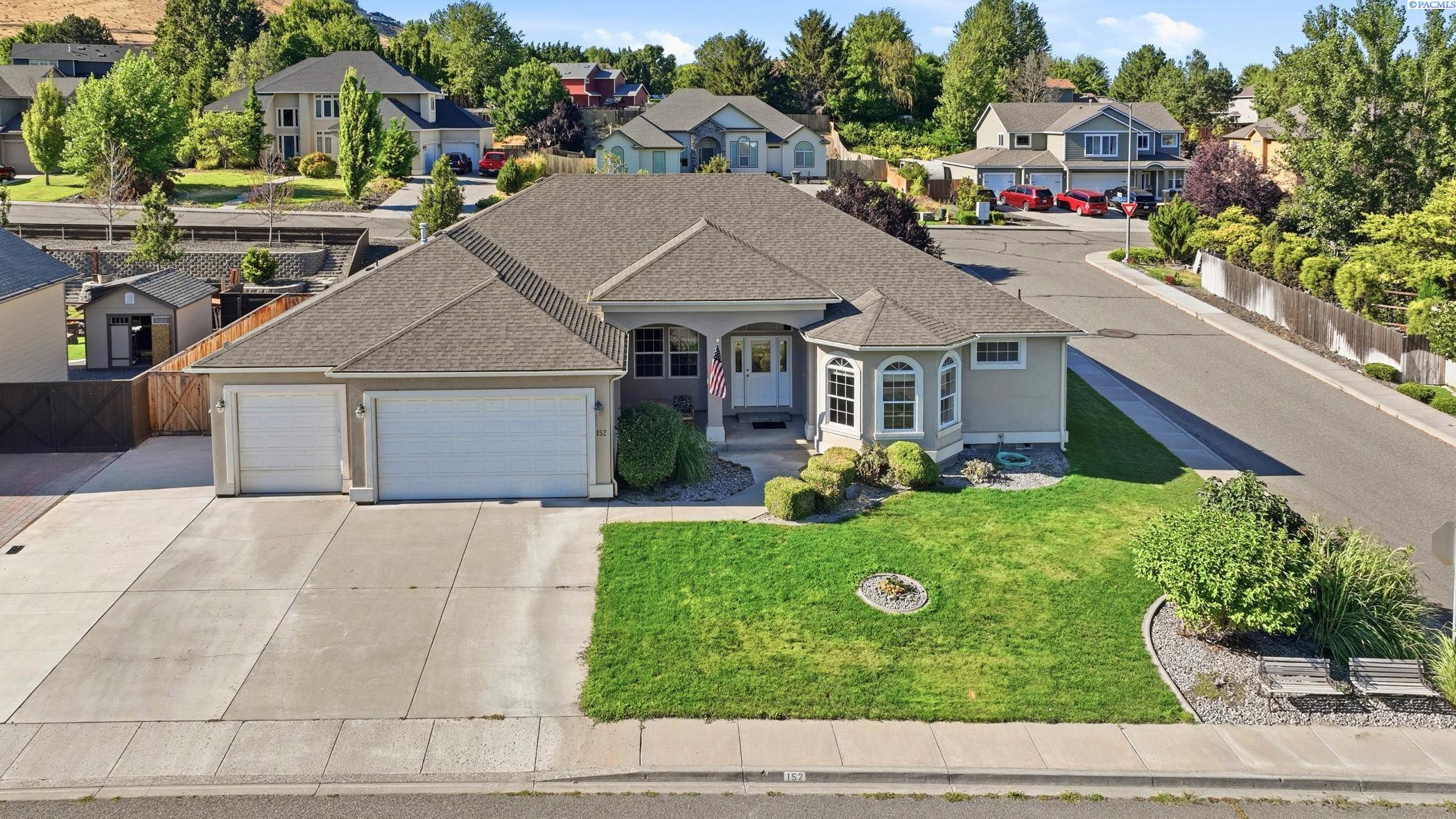 152 Erica Dr