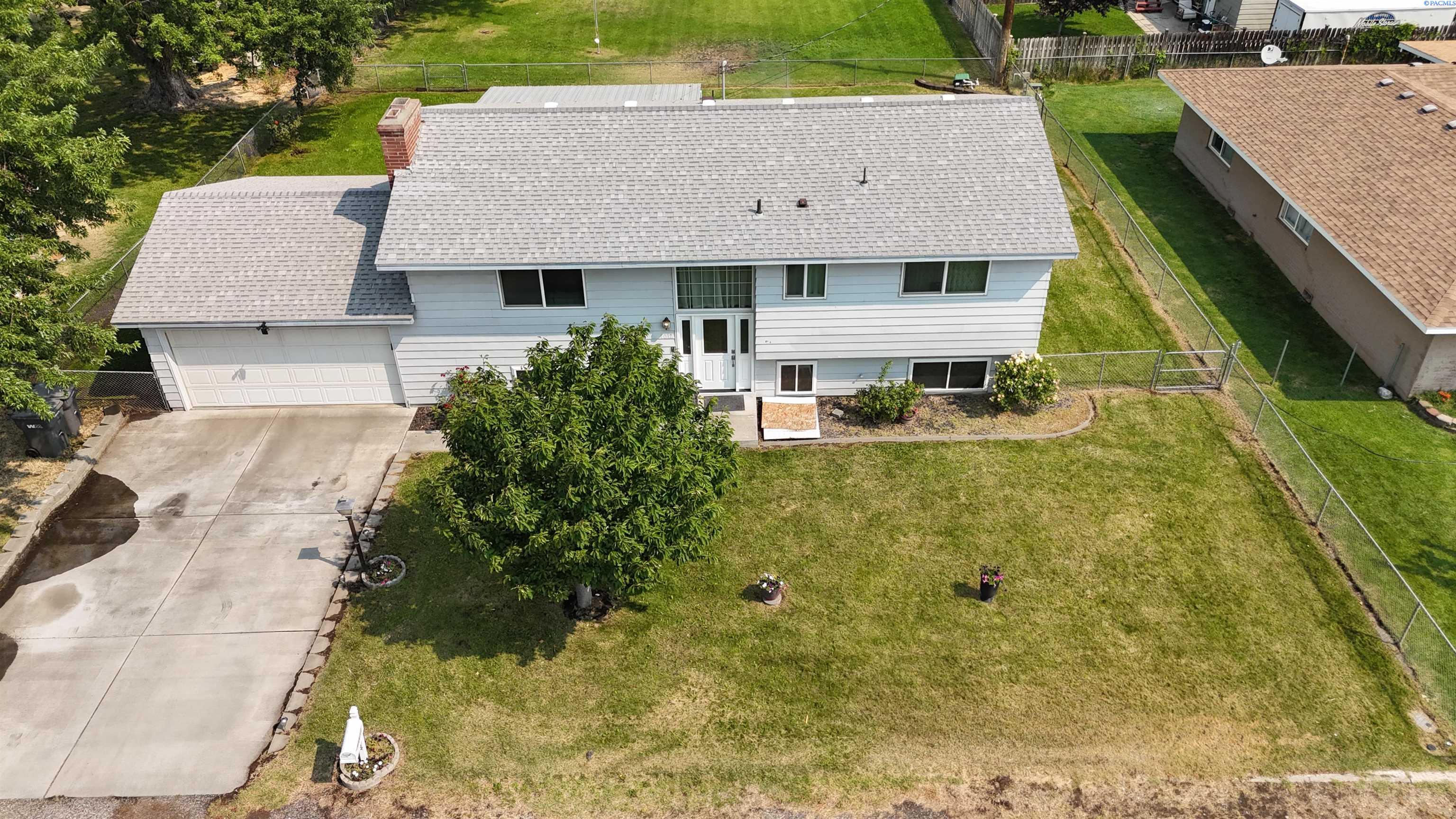 4012 W Deschutes Ave
