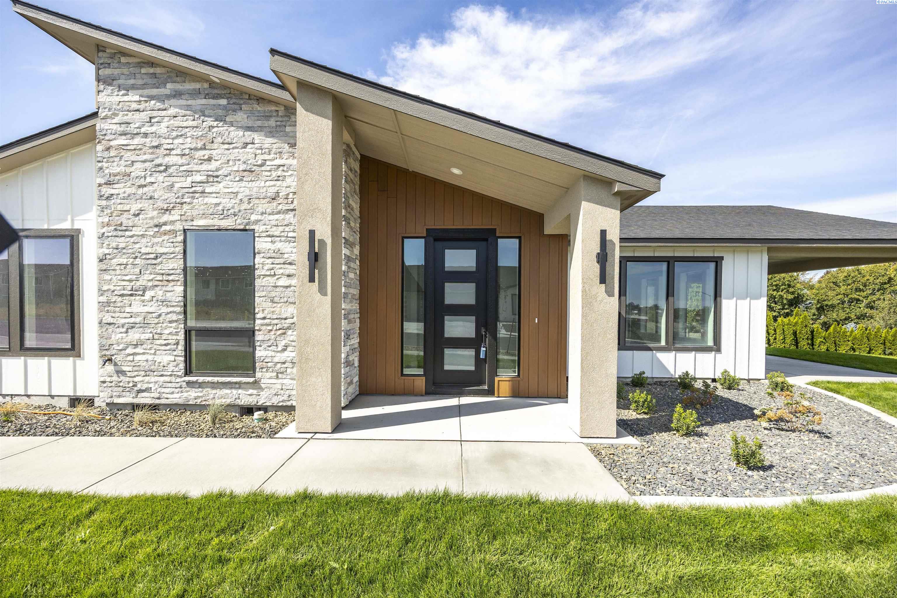 2324 Lariat Lane