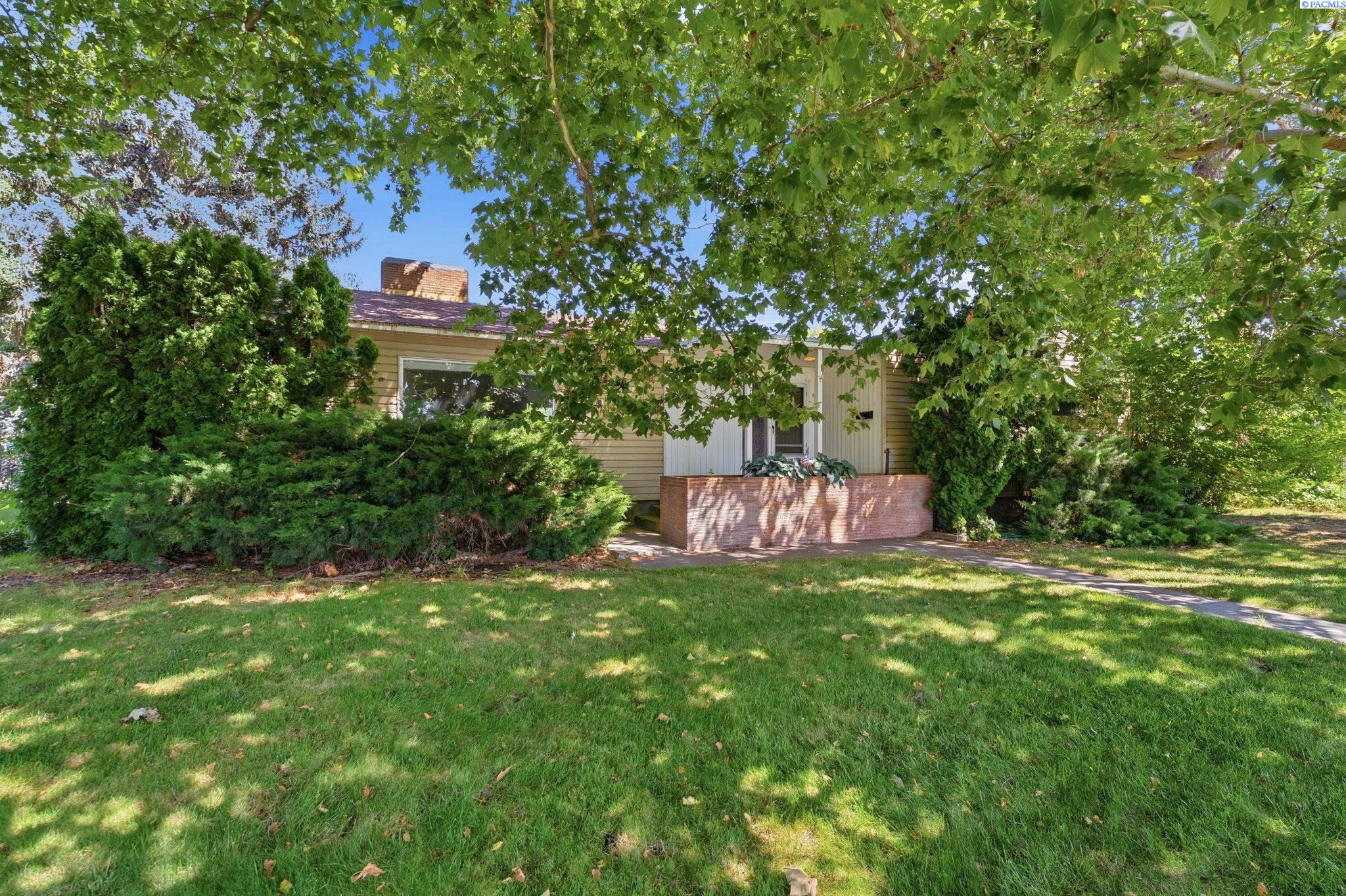 1924 Howell Ave