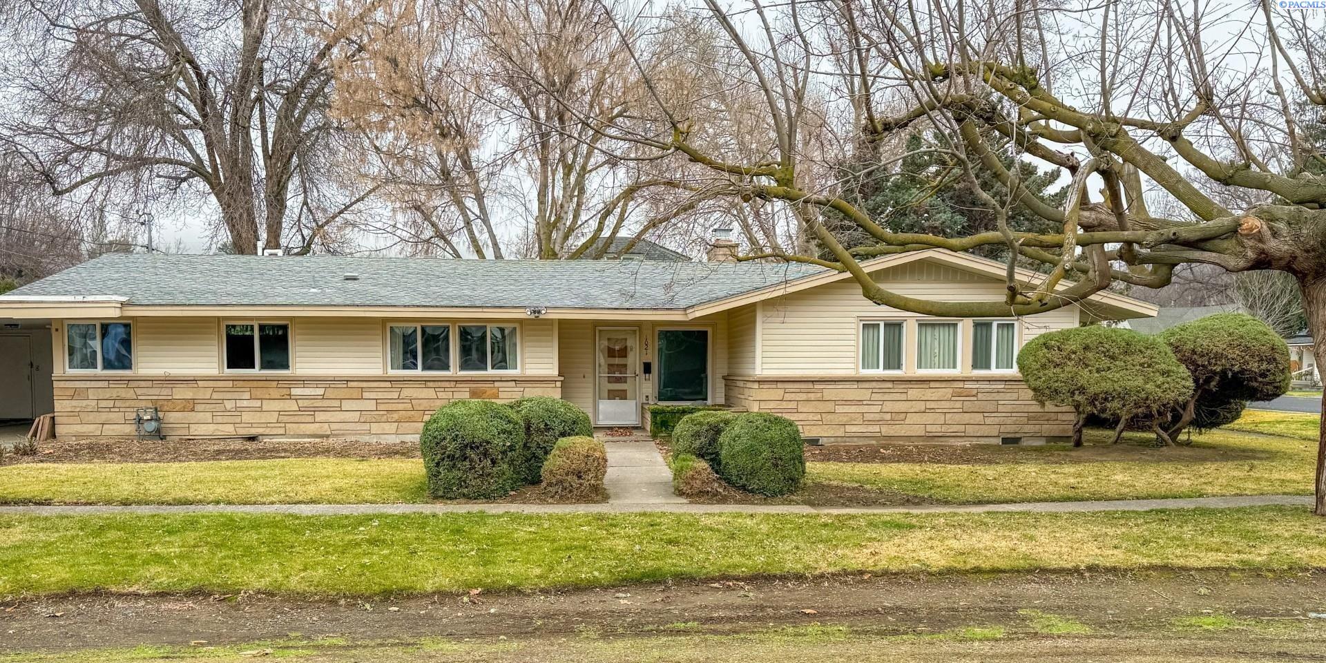 1021 Prosser Ave