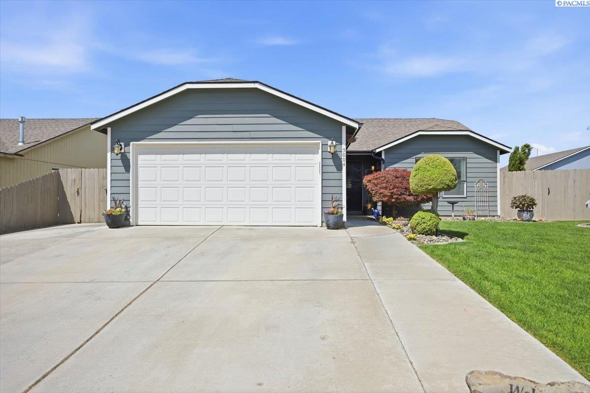 5004 Arthur Ln