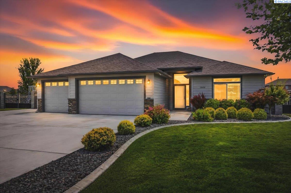 11414 Easton Dr