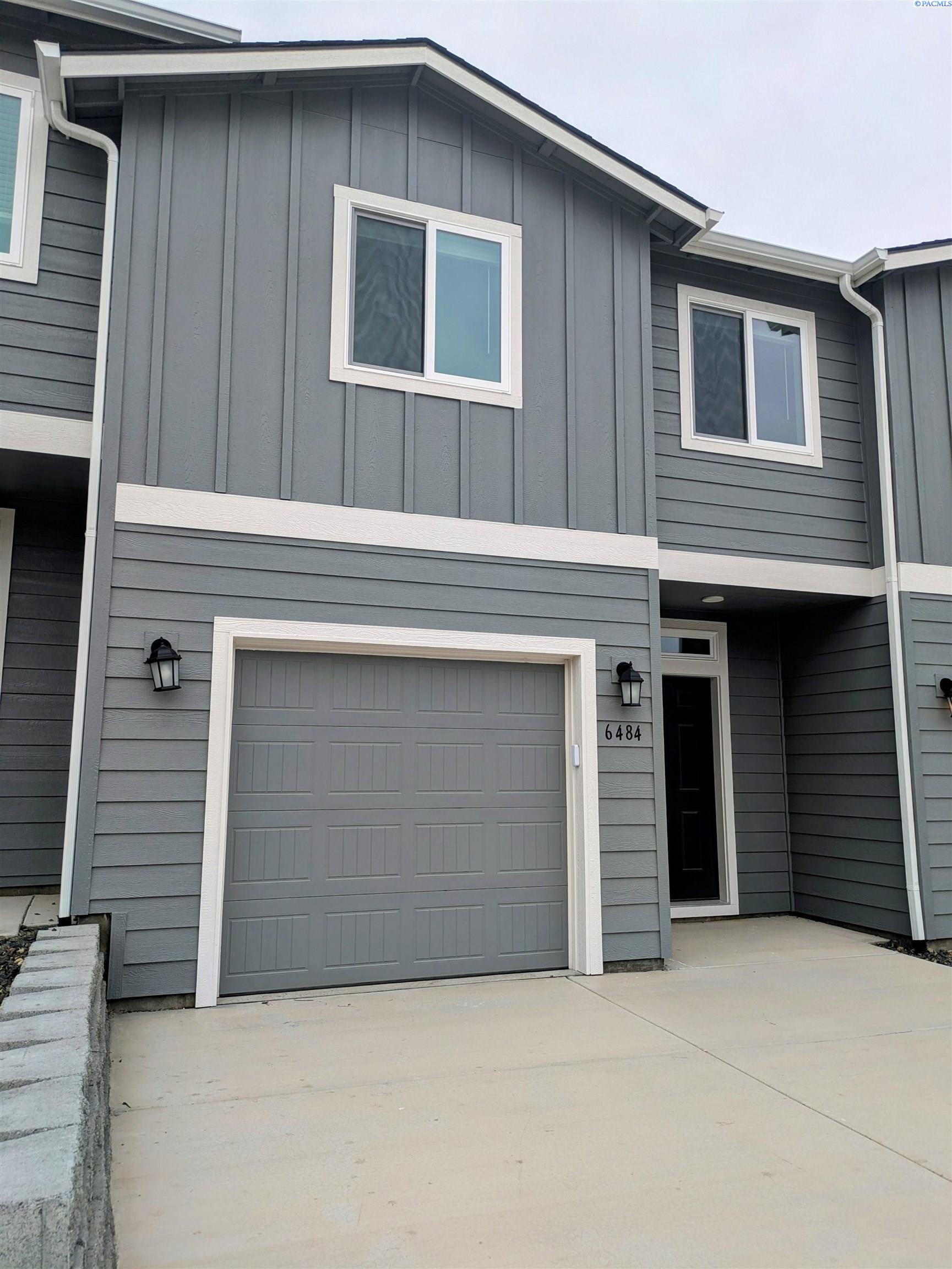 6484 W 36th Place