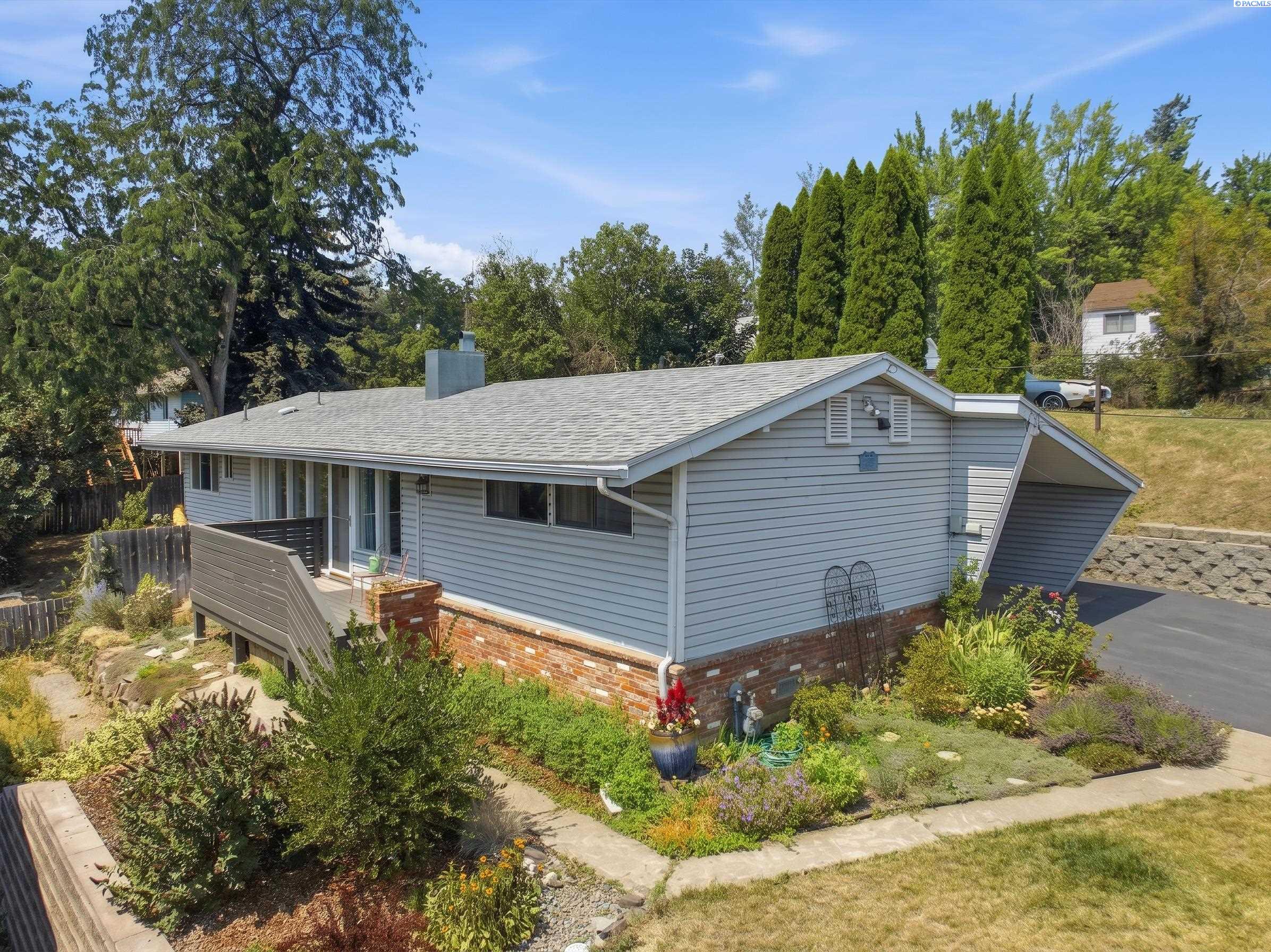 235 SW Arbor St