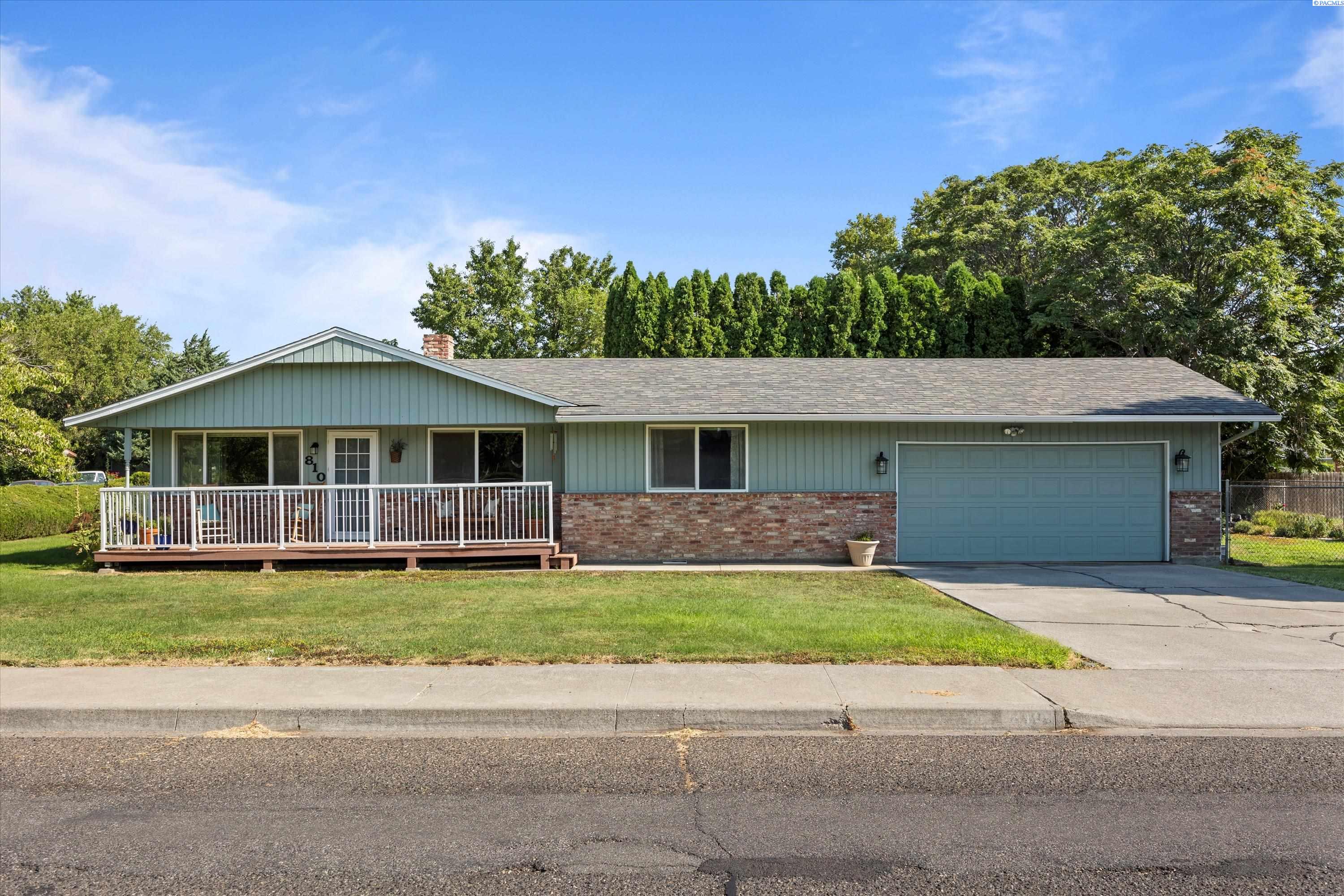 810 W Park Hills Dr