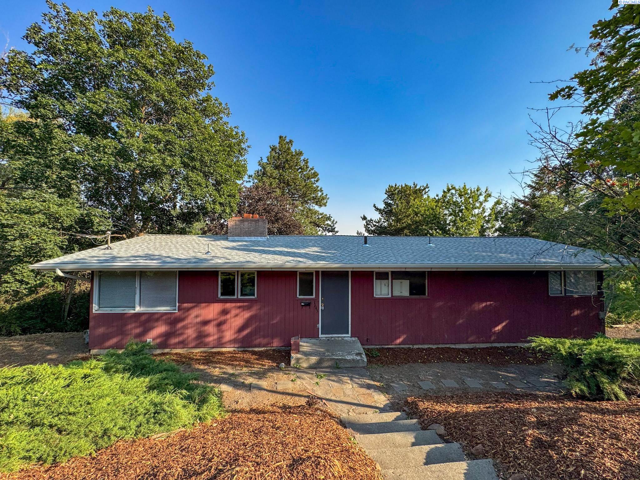 1645 NE Lower Drive