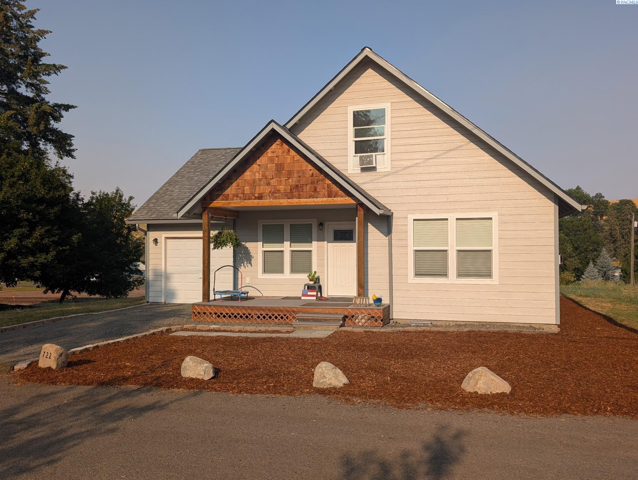 722 S Brockway