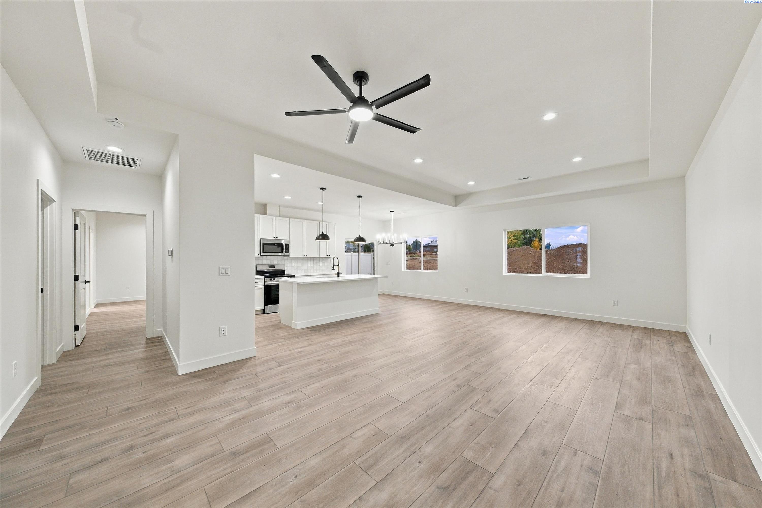401 Hogan St