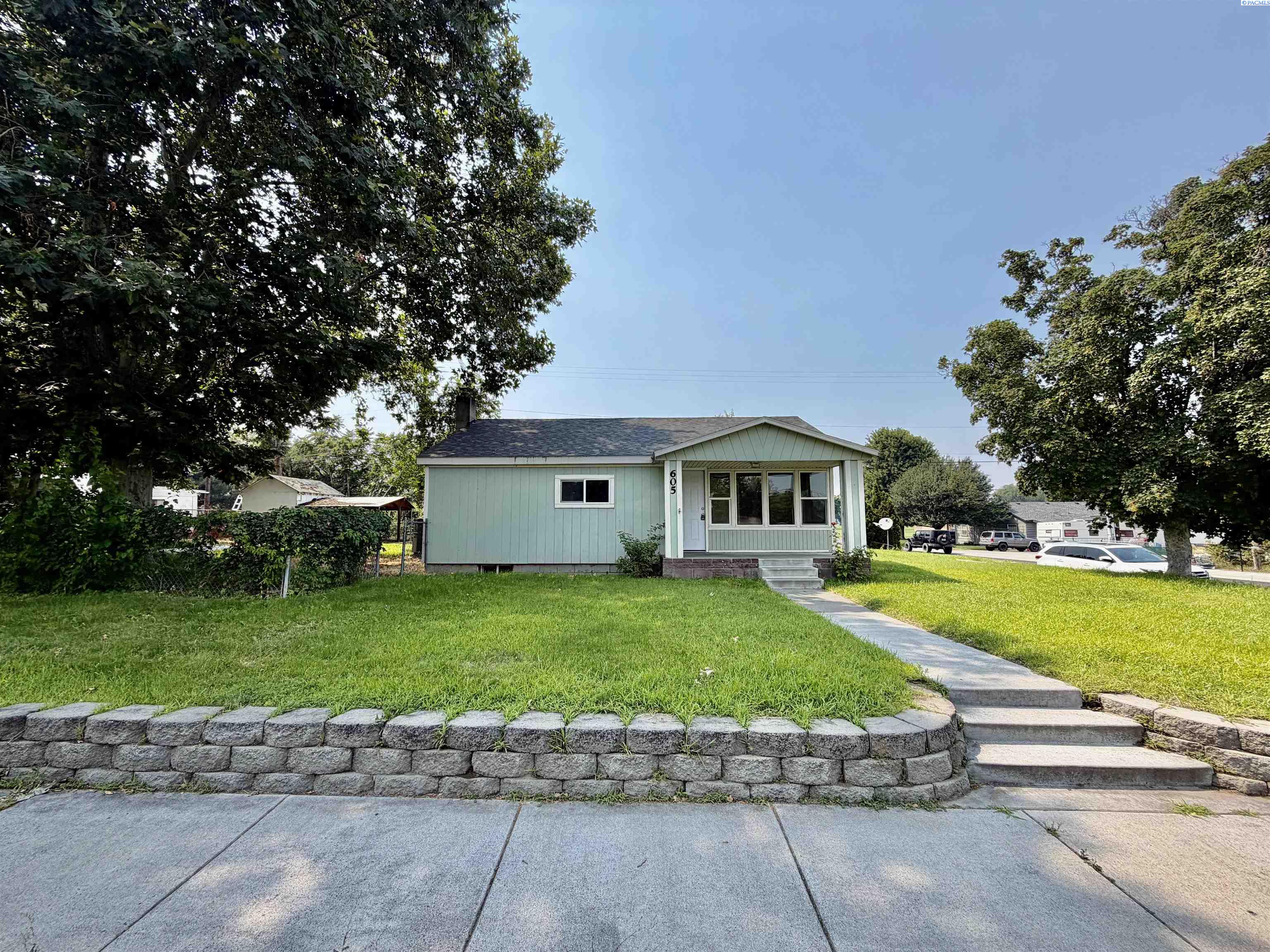 605 Smith Ave