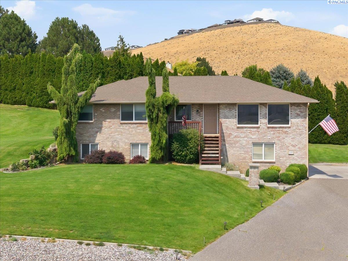 210 Rachel Rd