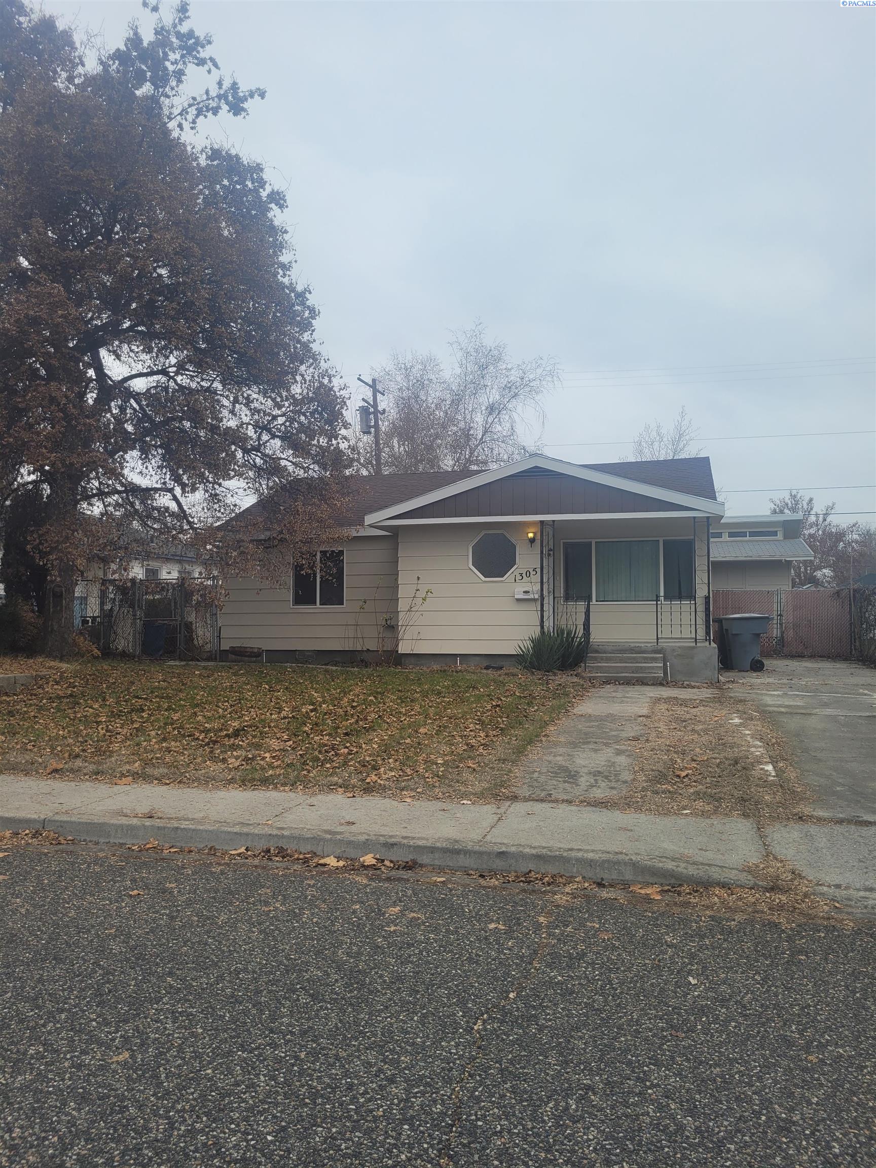 1305 Sanford