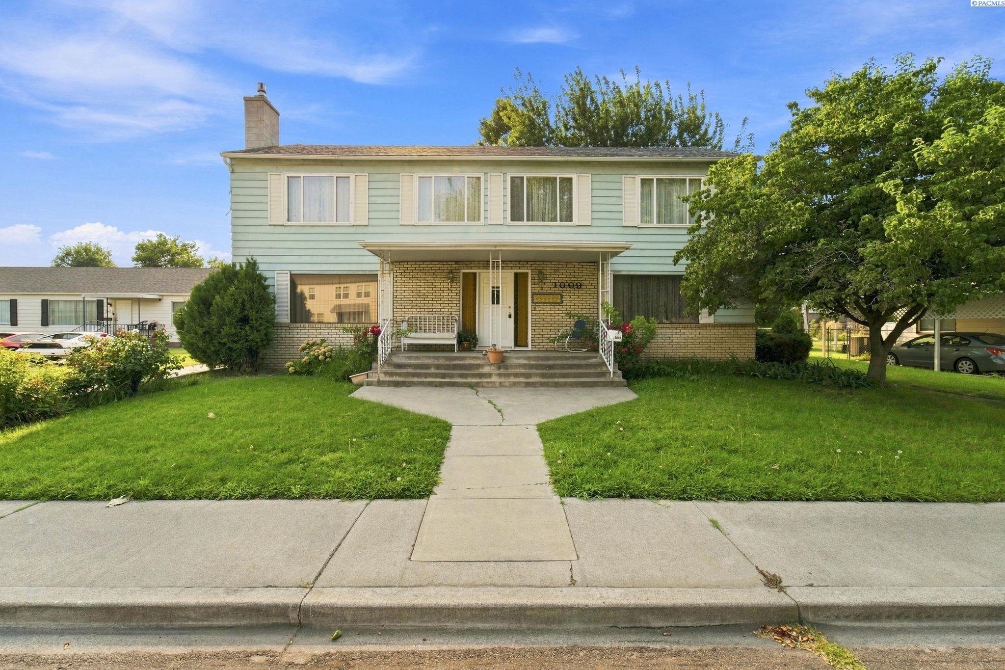 1009 Perkins Ave
