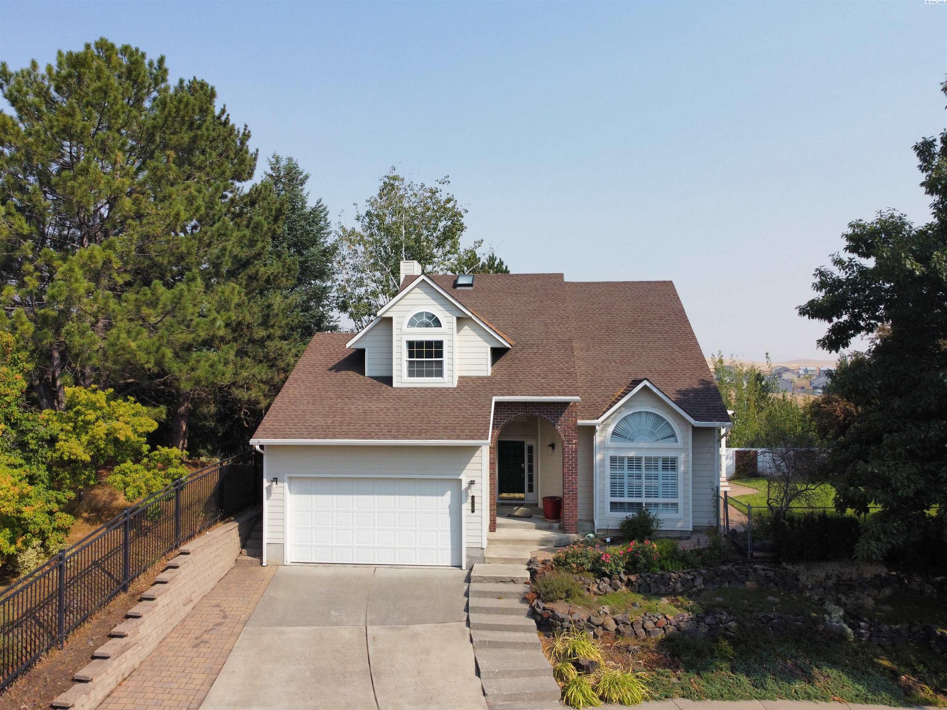 320 NW Brandon Dr