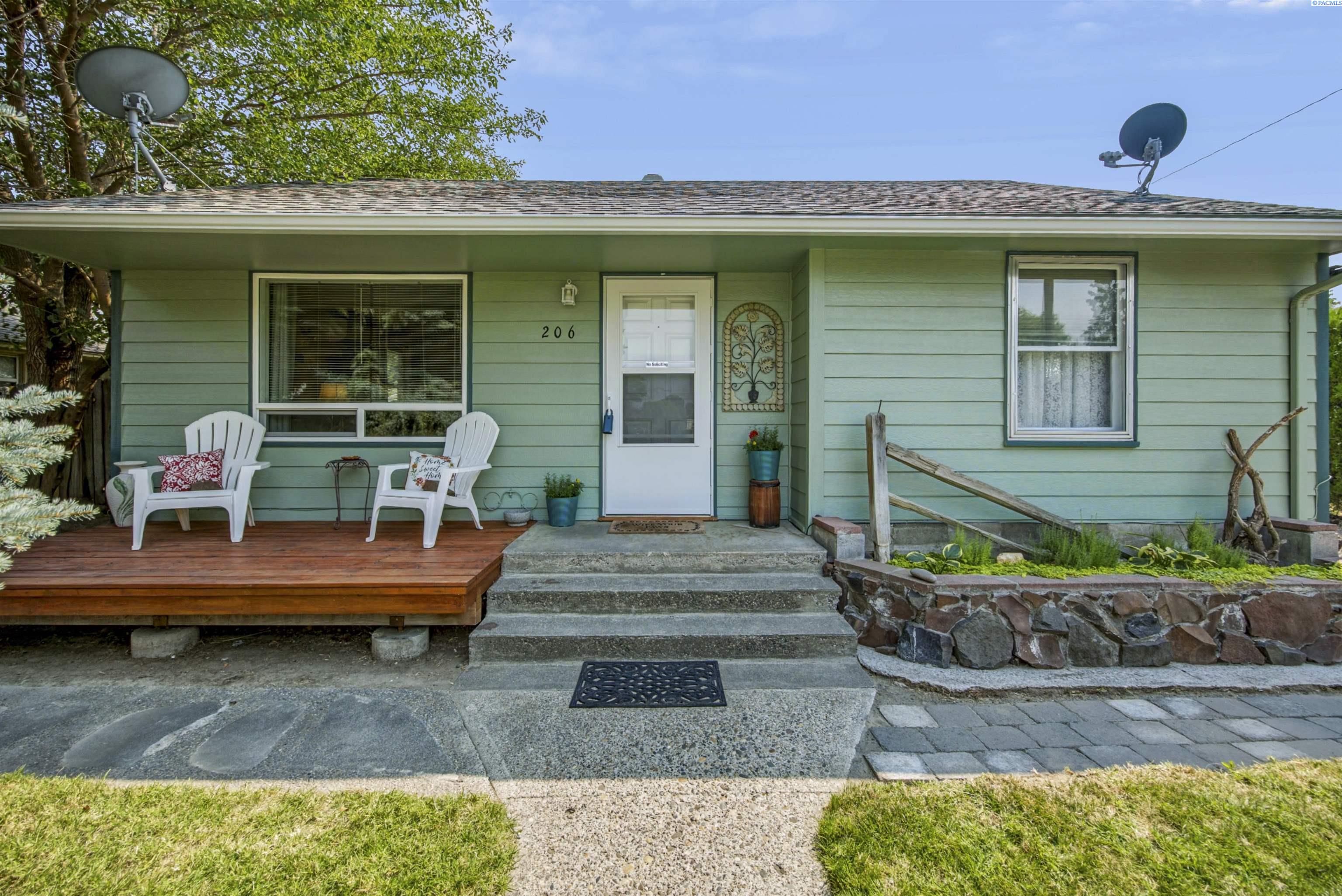 206 E 14th Ave