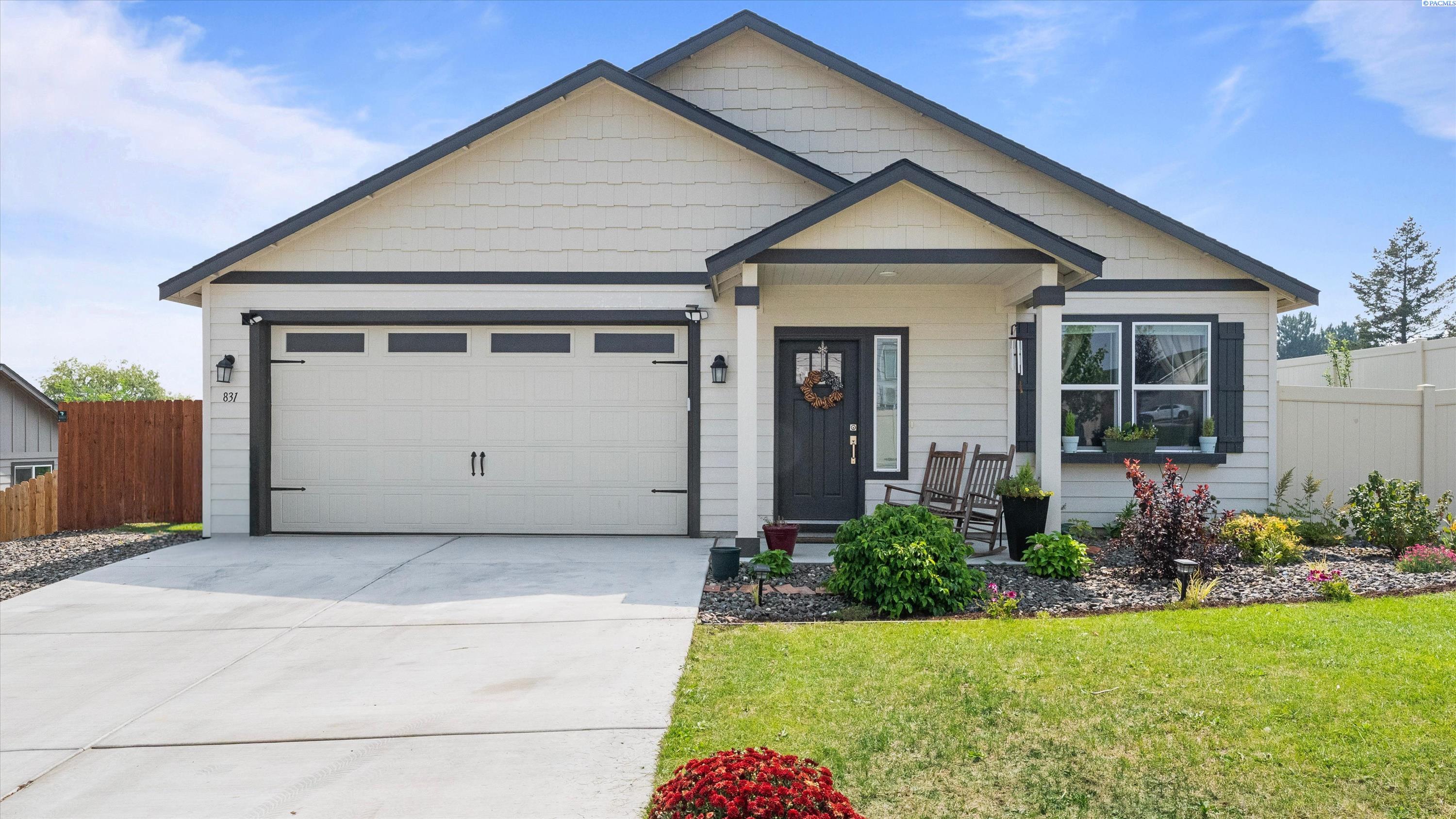 831 Annajean Ave.