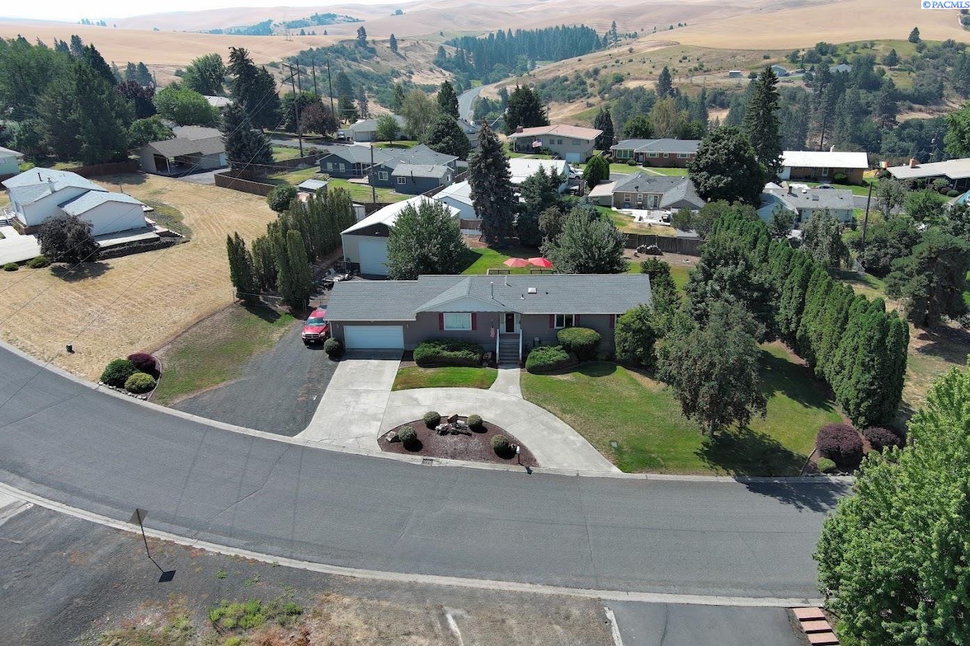 611 E Valleyview