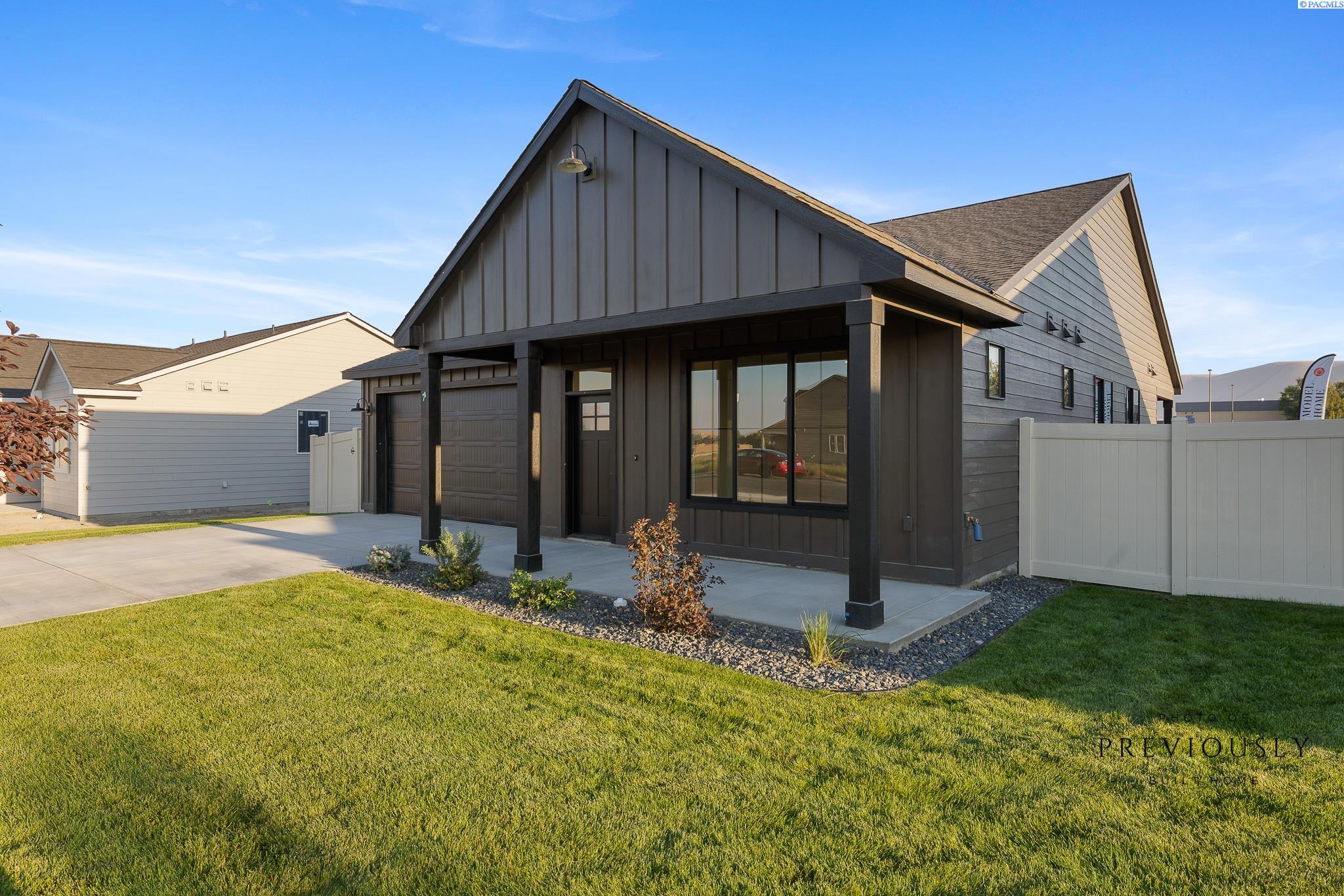 411 Sapphire Ave