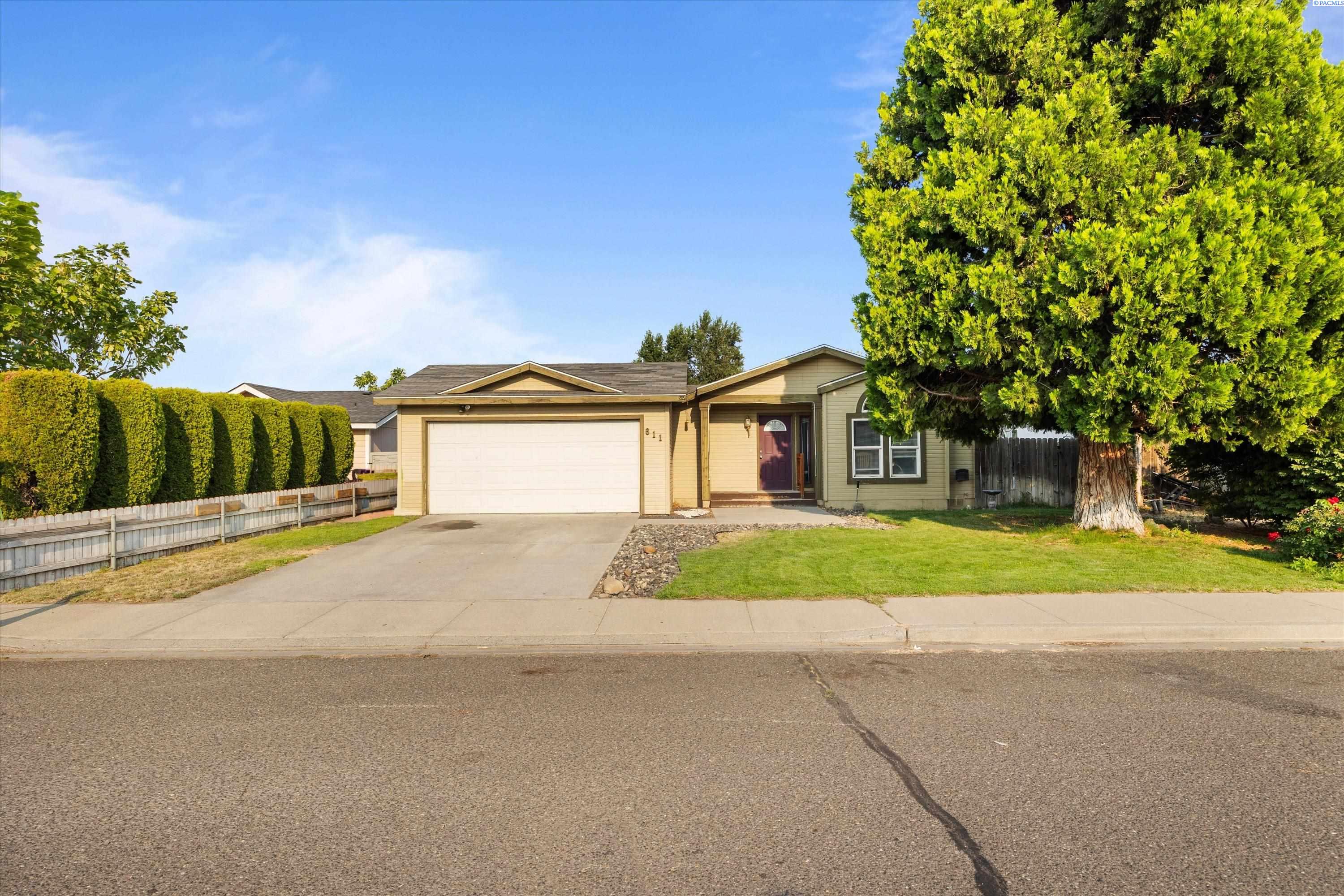 611 N Waldemar Ave