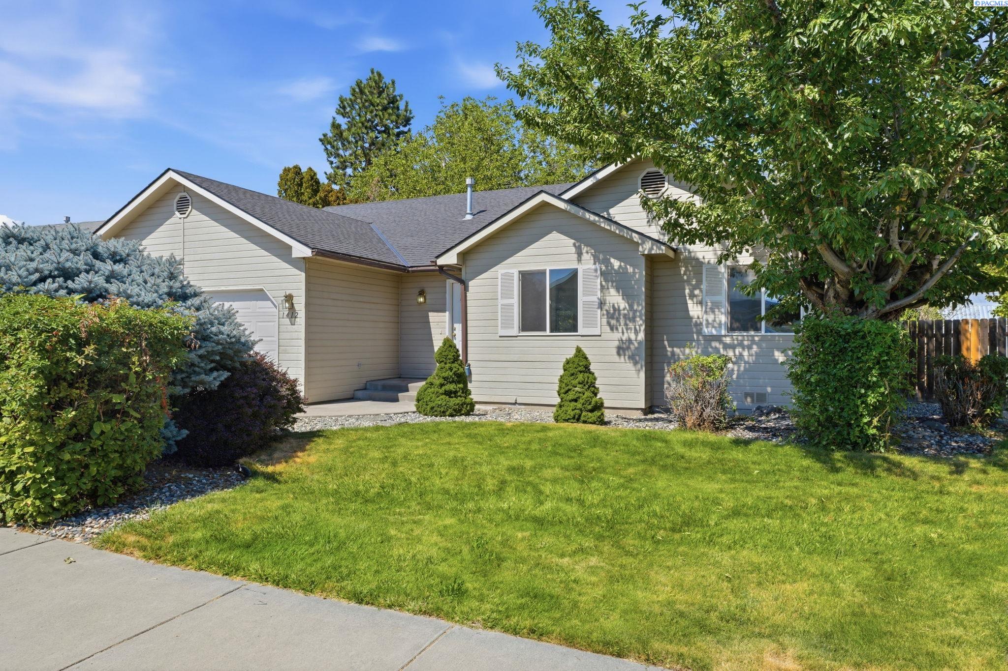 1412 W 24th Loop