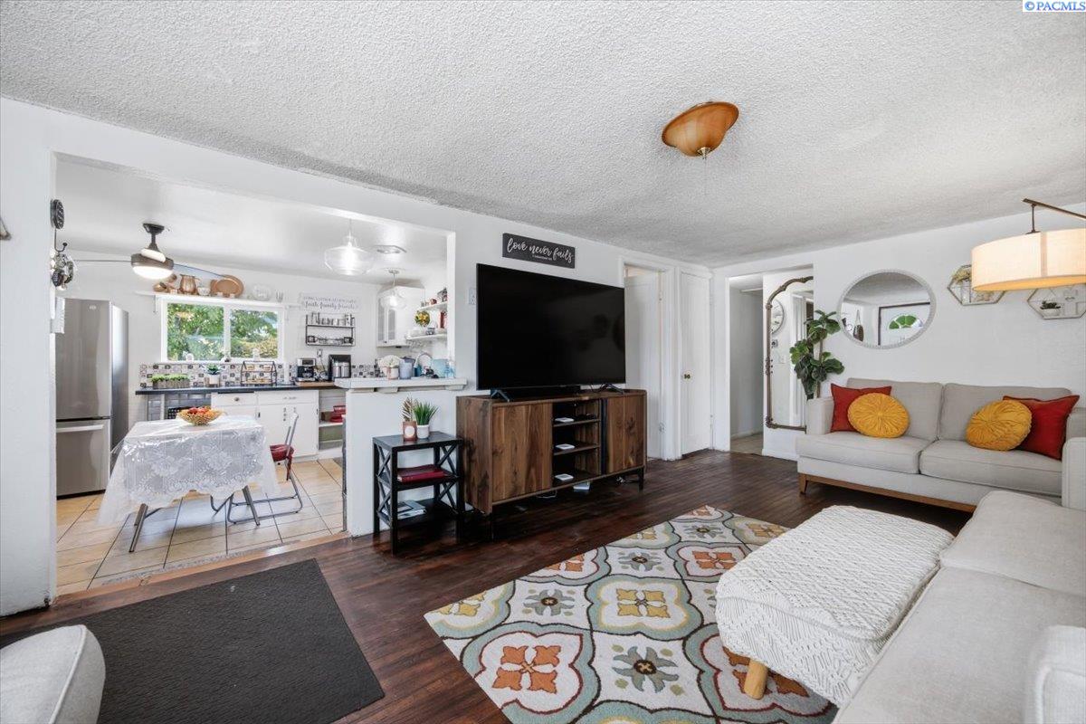 1603 N 12th Ave.