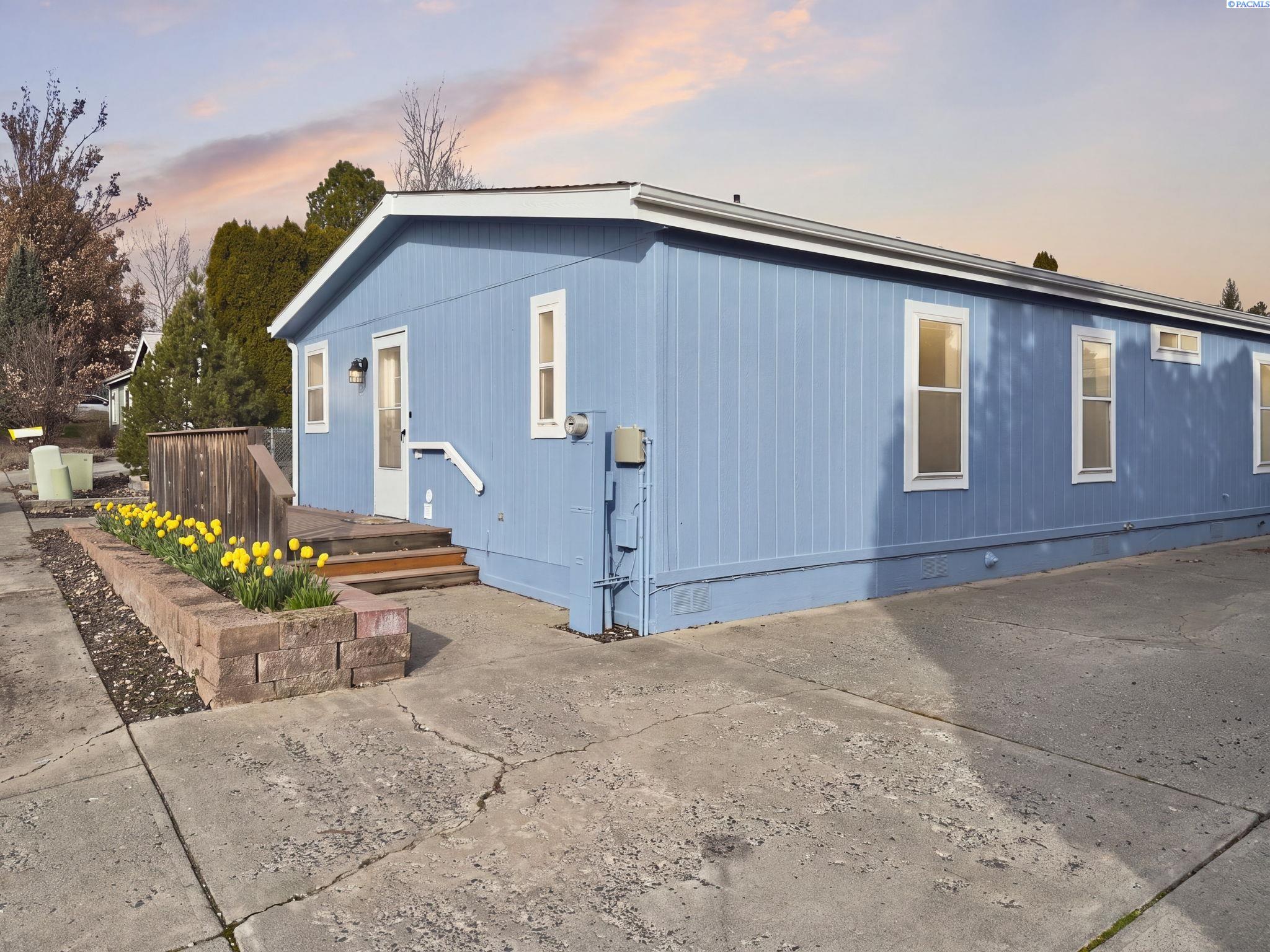 112 NW Glenhaven Drive