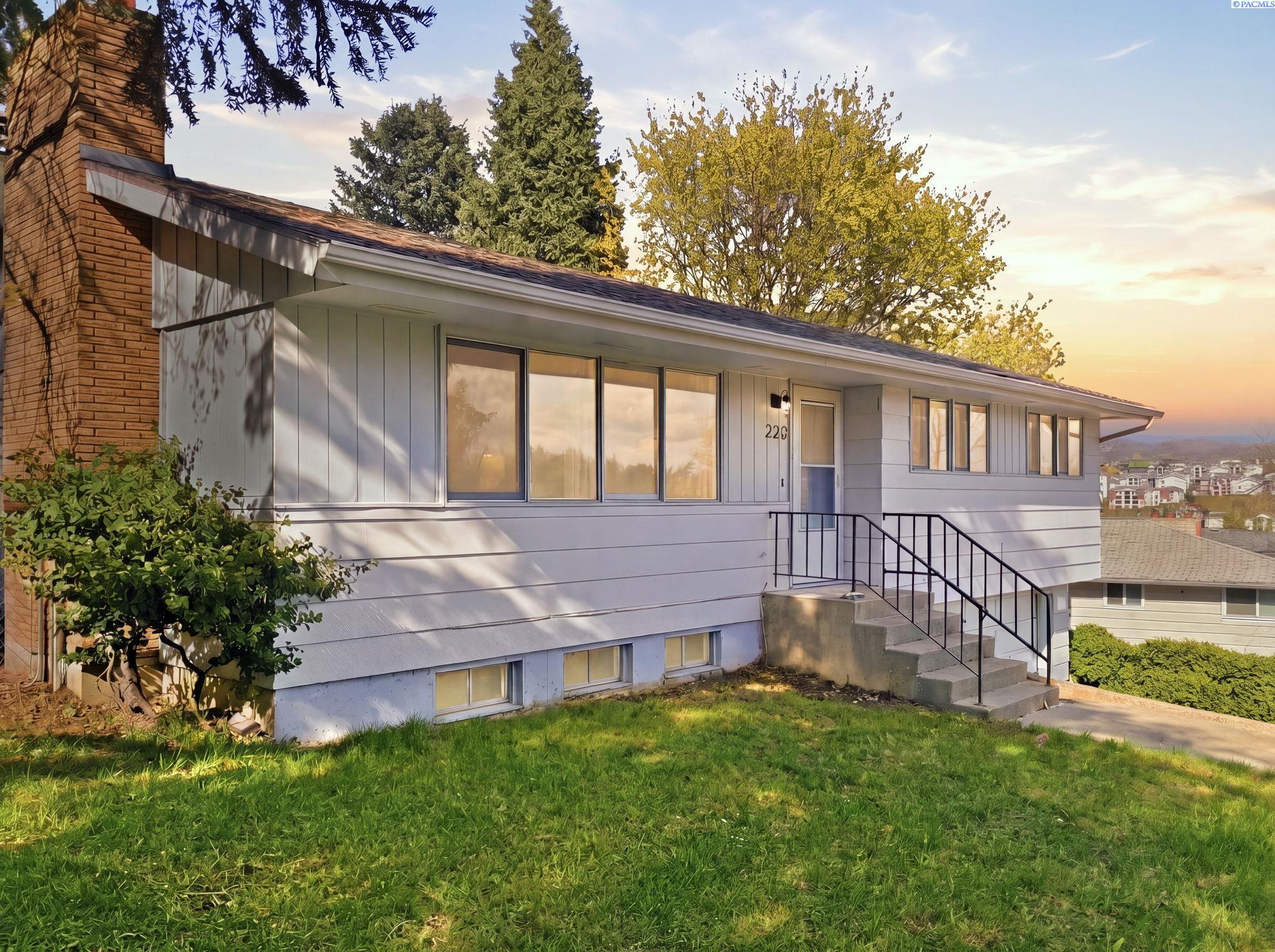 220 NW Timothy Street