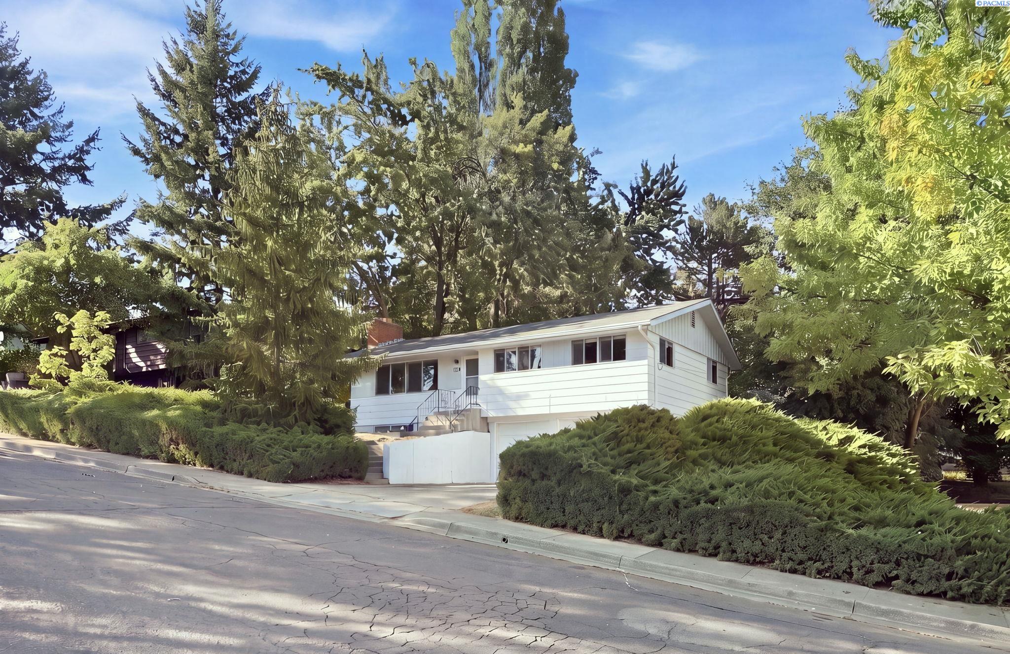 220 NW Timothy Street
