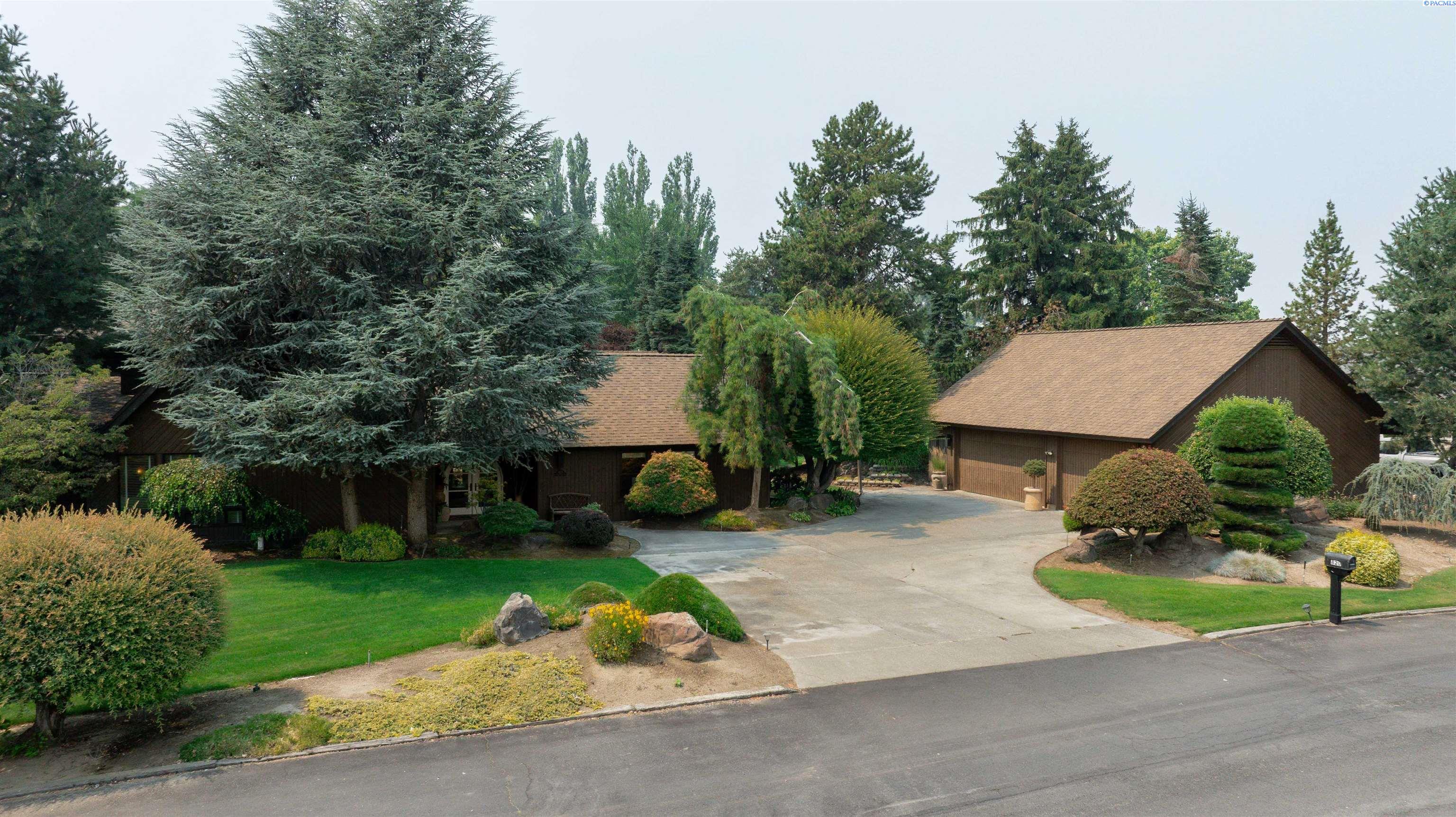 820 S Meadowlark Ln