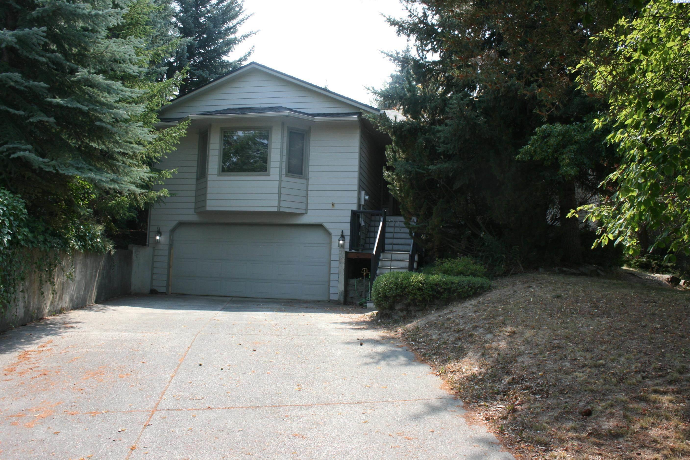 835 SE Lori Court