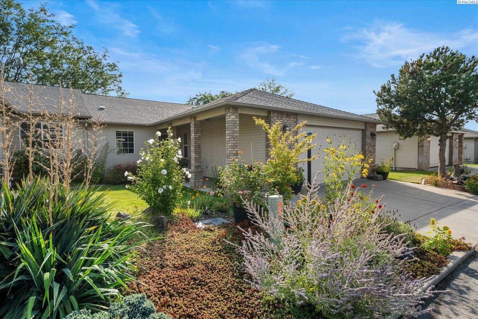 105 Innisbrook Ln