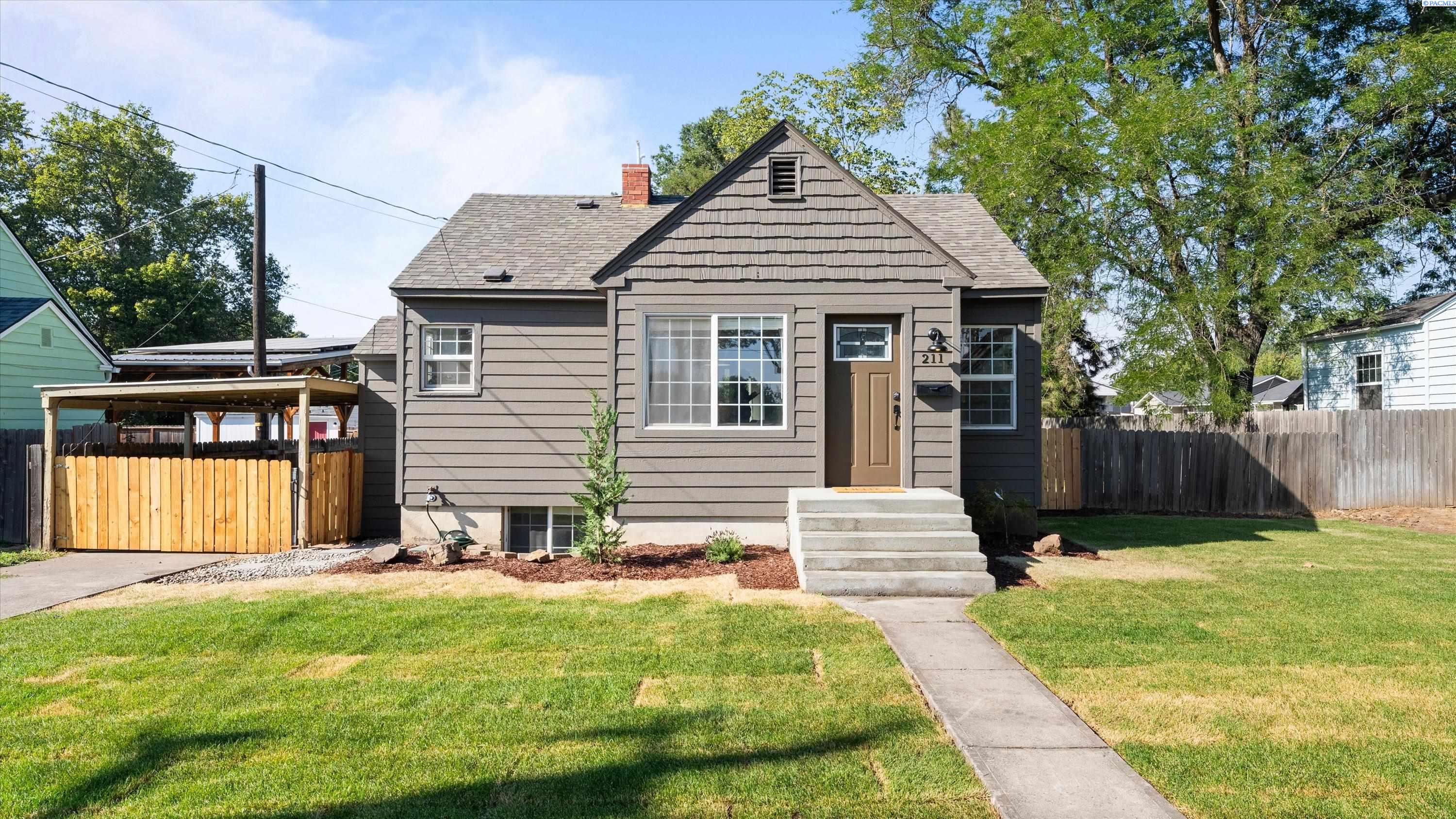 211 SE 4th Street
