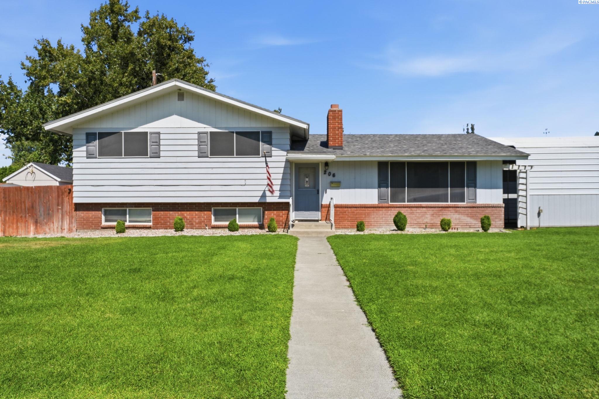 206 Cottonwood Drive