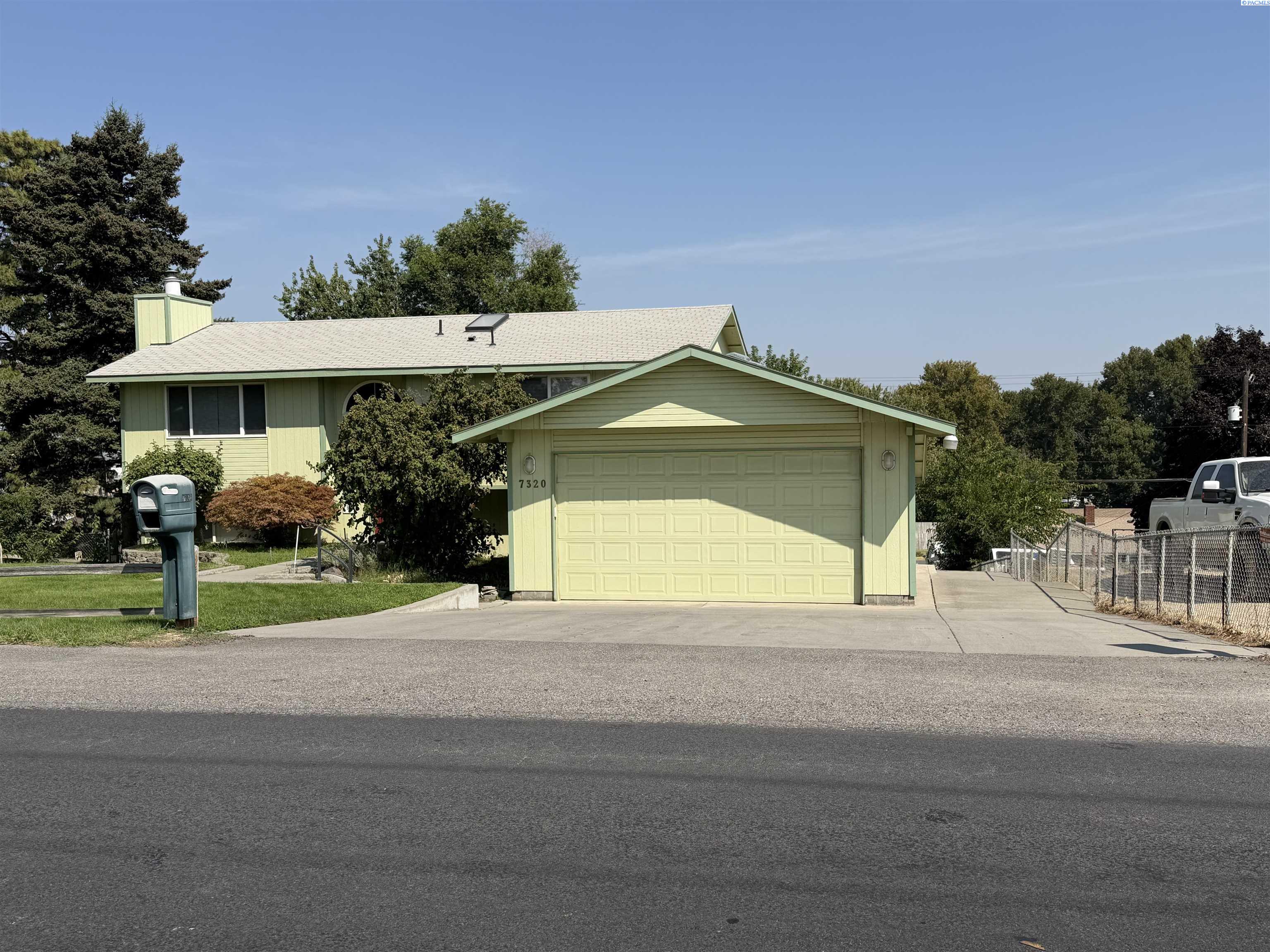 7320 W Yellowstone Ave